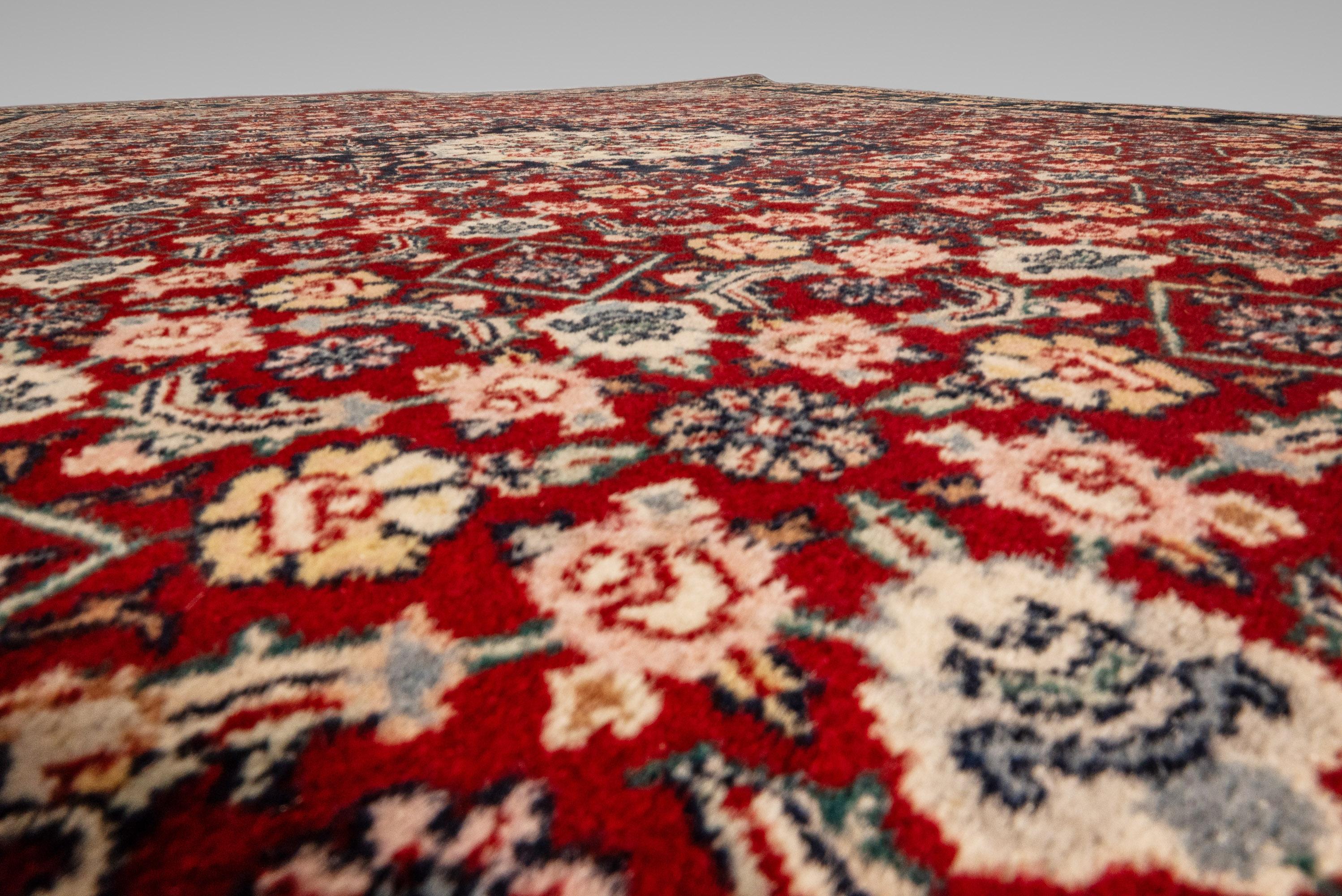 Authentic Vintage Handwoven Wolle Persian Kashan Teppich 9 Ft x 6 ft, Iran, c. 1950 (Mitte des 20. Jahrhunderts) im Angebot