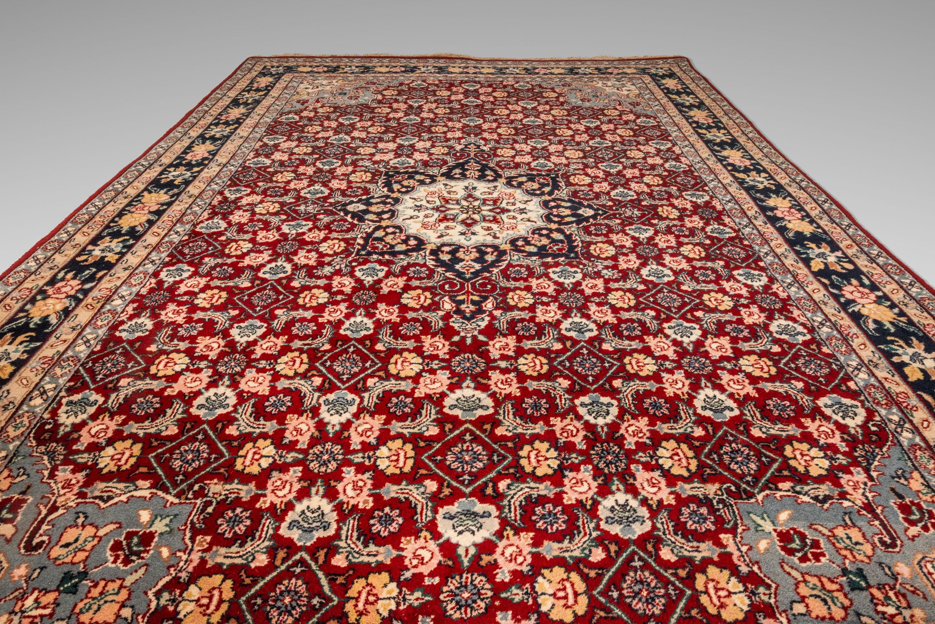 Authentic Vintage Handwoven Wolle Persian Kashan Teppich 9 Ft x 6 ft, Iran, c. 1950 im Angebot 1