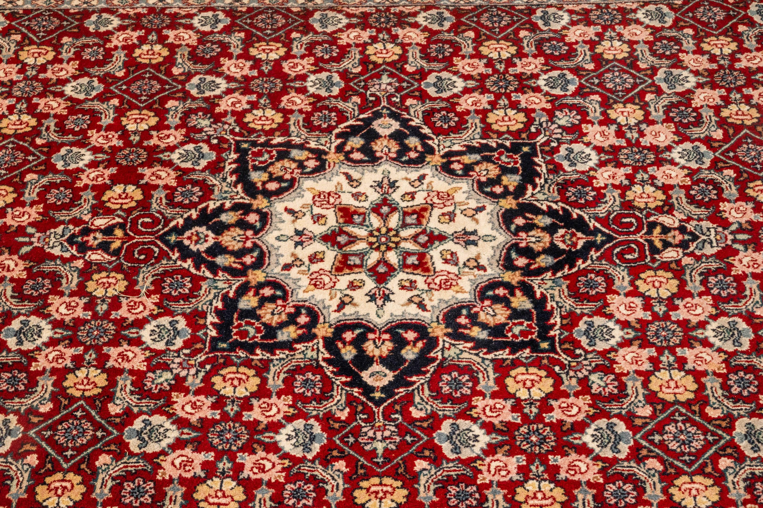 Authentic Vintage Handwoven Wolle Persian Kashan Teppich 9 Ft x 6 ft, Iran, c. 1950 im Angebot 2