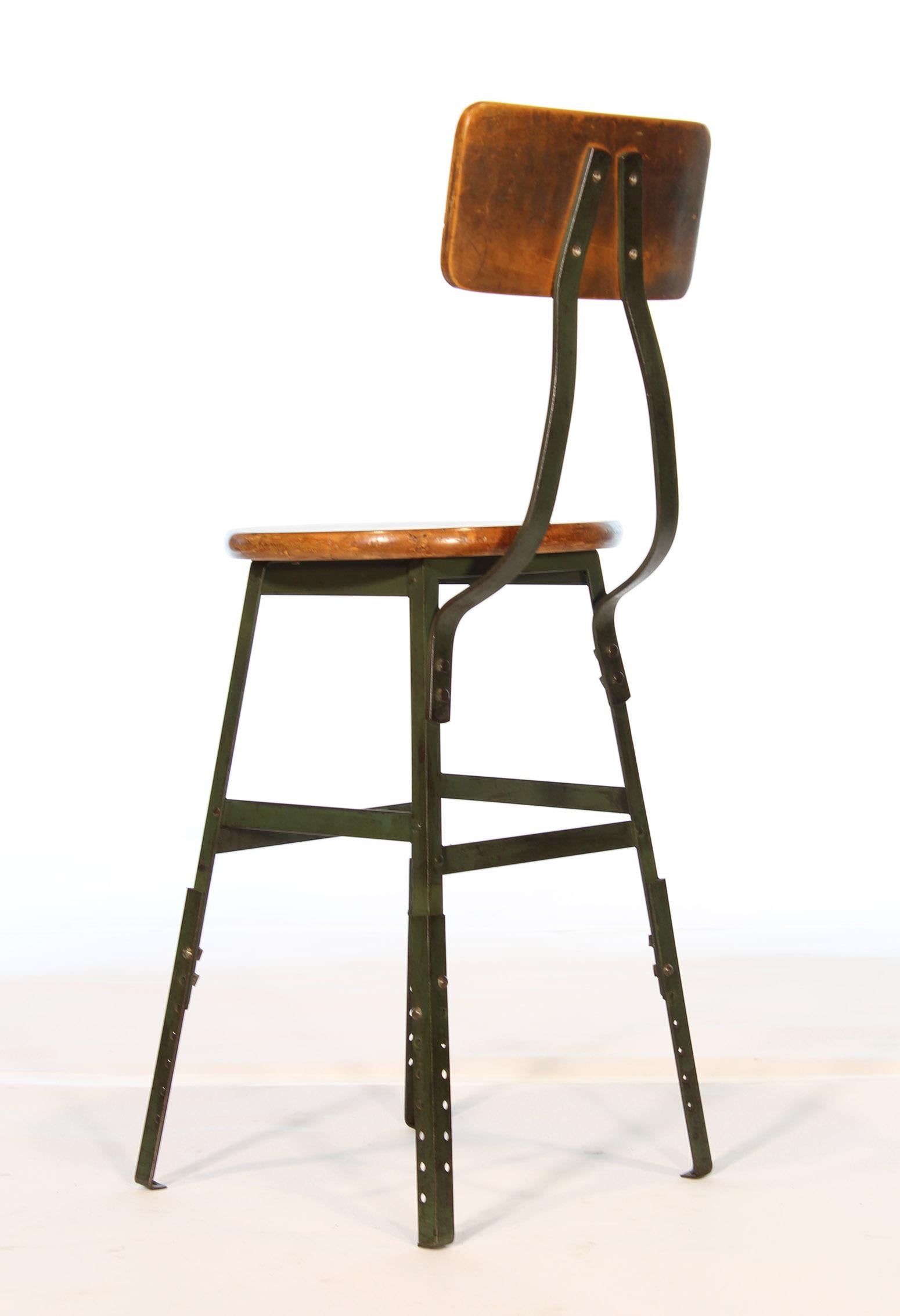 Authentic Vintage Industrial Factory Stool In Good Condition For Sale In Oakville, CT