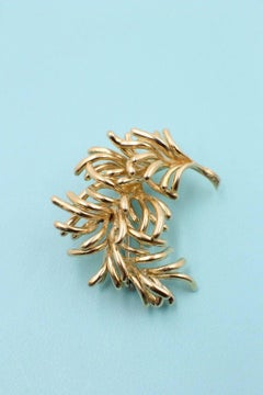 Authentic Vintage Tiffany & Co. 18 Karat Yellow Gold Leaf Pin Brooch