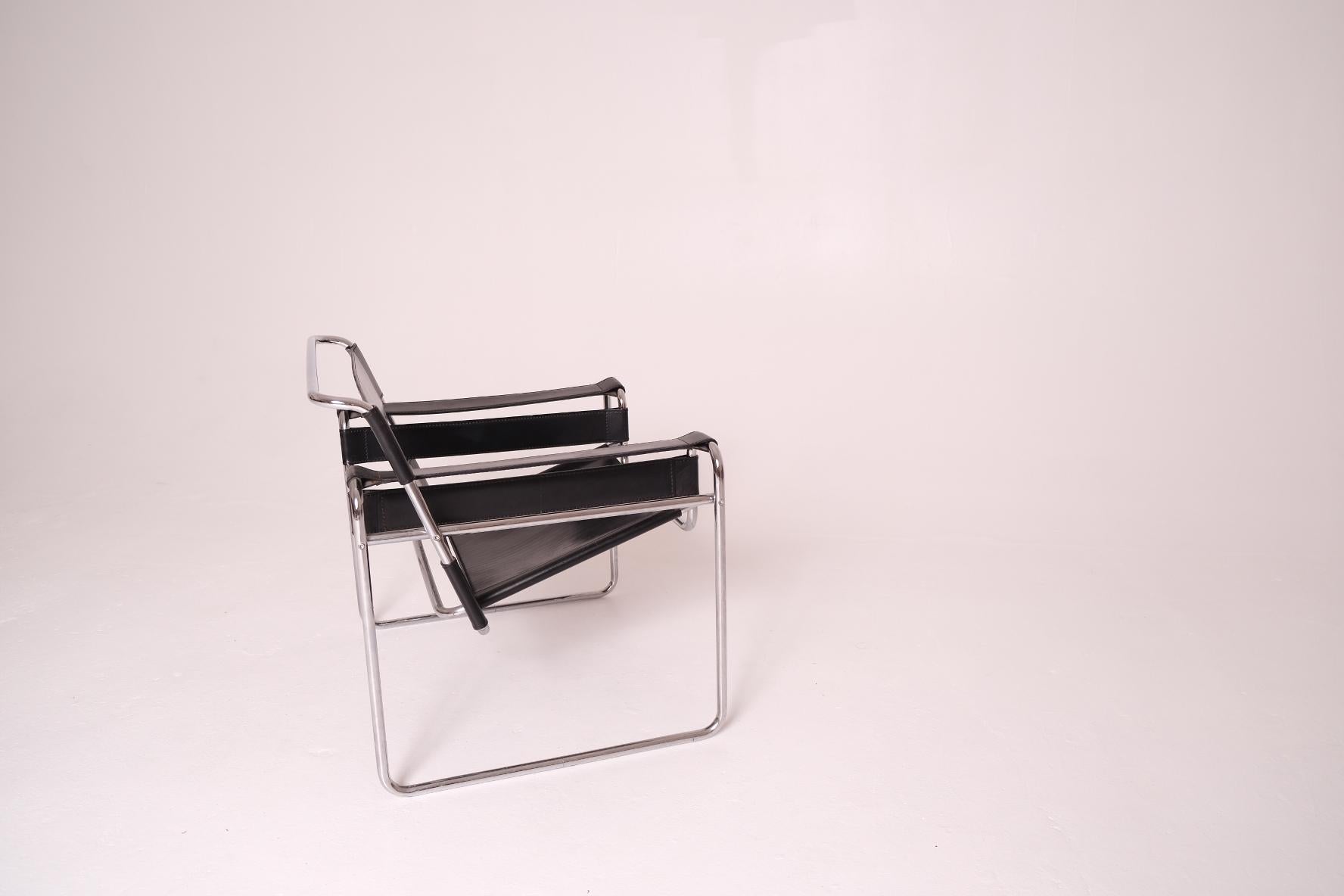 Sedia autentica Wassily di Marcel Breuer per Fasem, in pelle nera e cromo in vendita 5