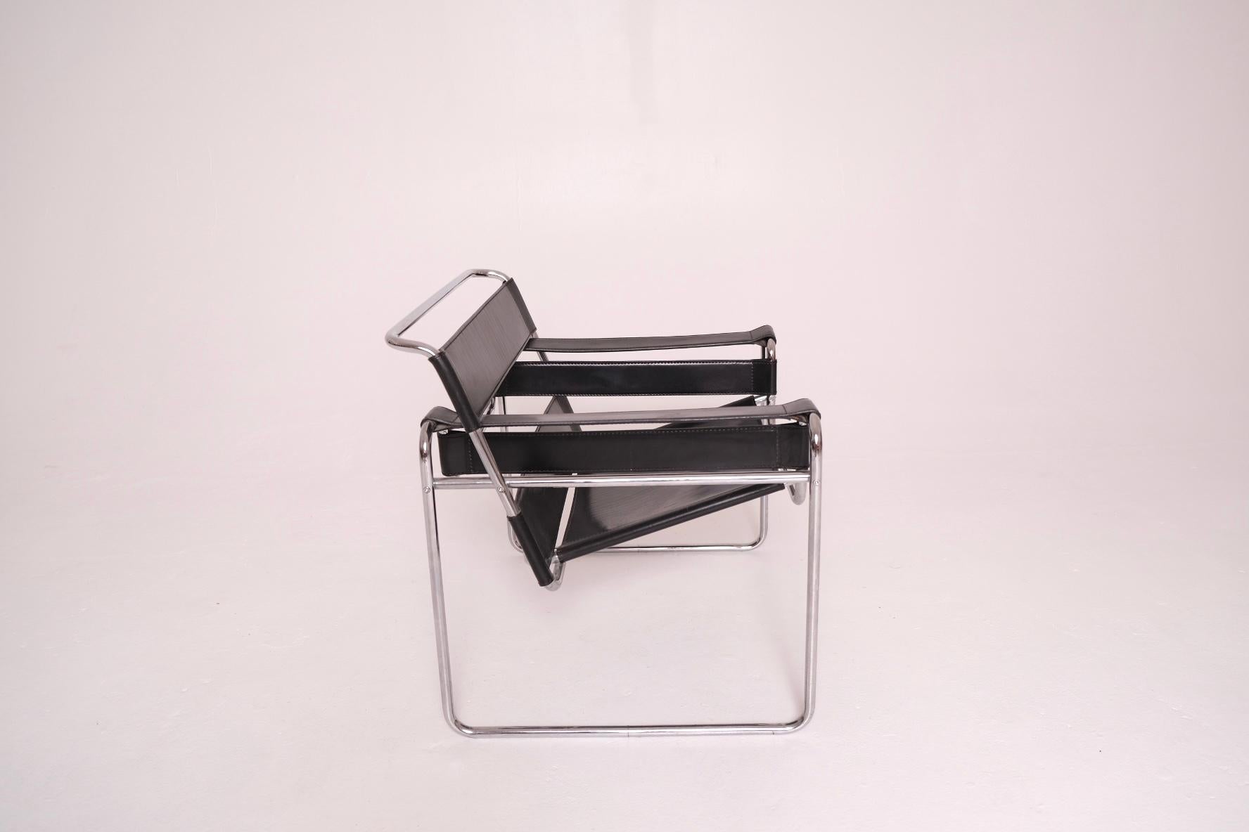 Bauhaus Sedia autentica Wassily di Marcel Breuer per Fasem, in pelle nera e cromo in vendita