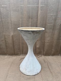 Authentic Willy Guhl Mid-Century Modern Hourglass/Diabolo Concrete Planter