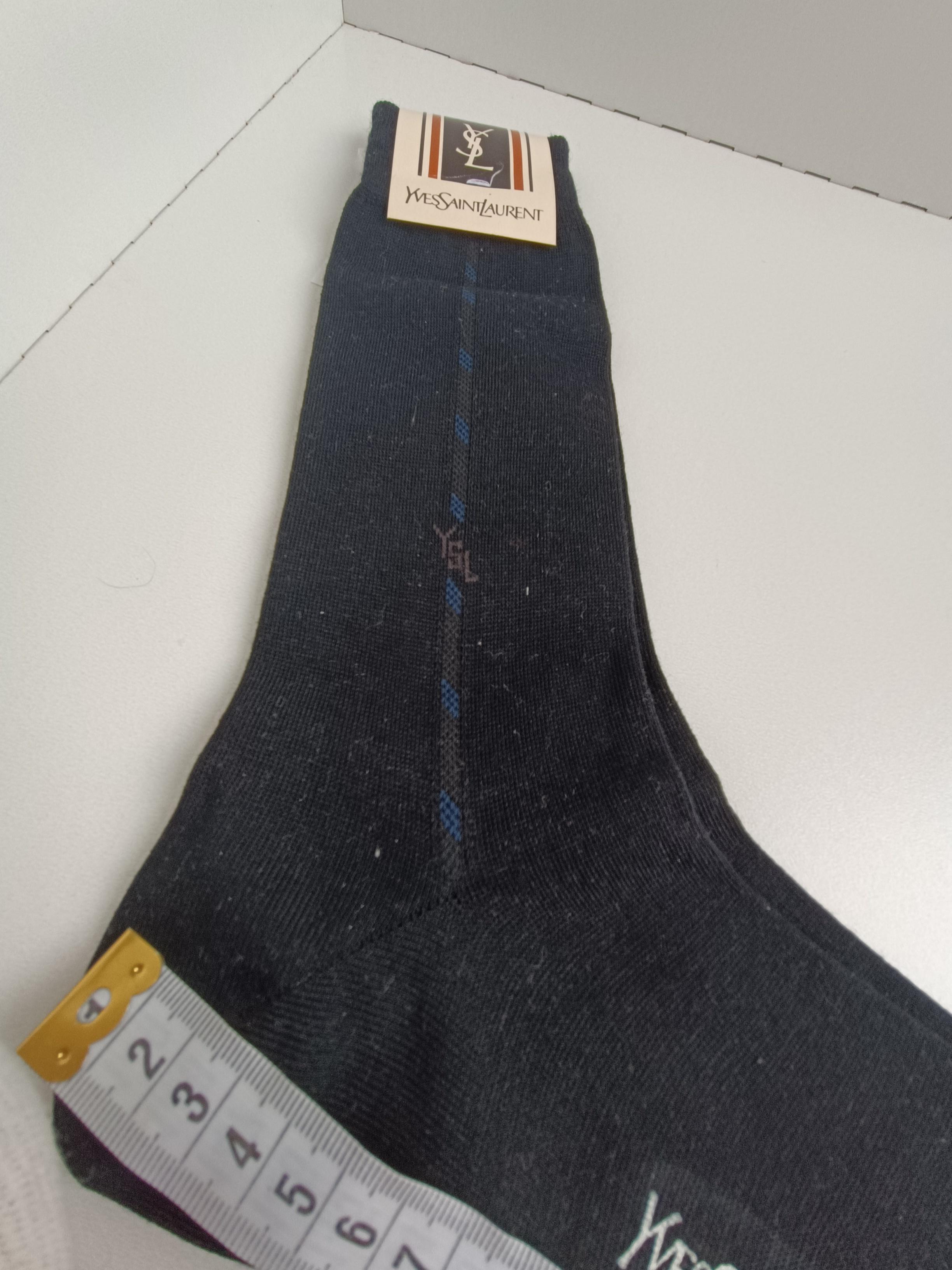 Authentique chaussettes pour hommes Yves Saint Laurent Vintage en vente 8