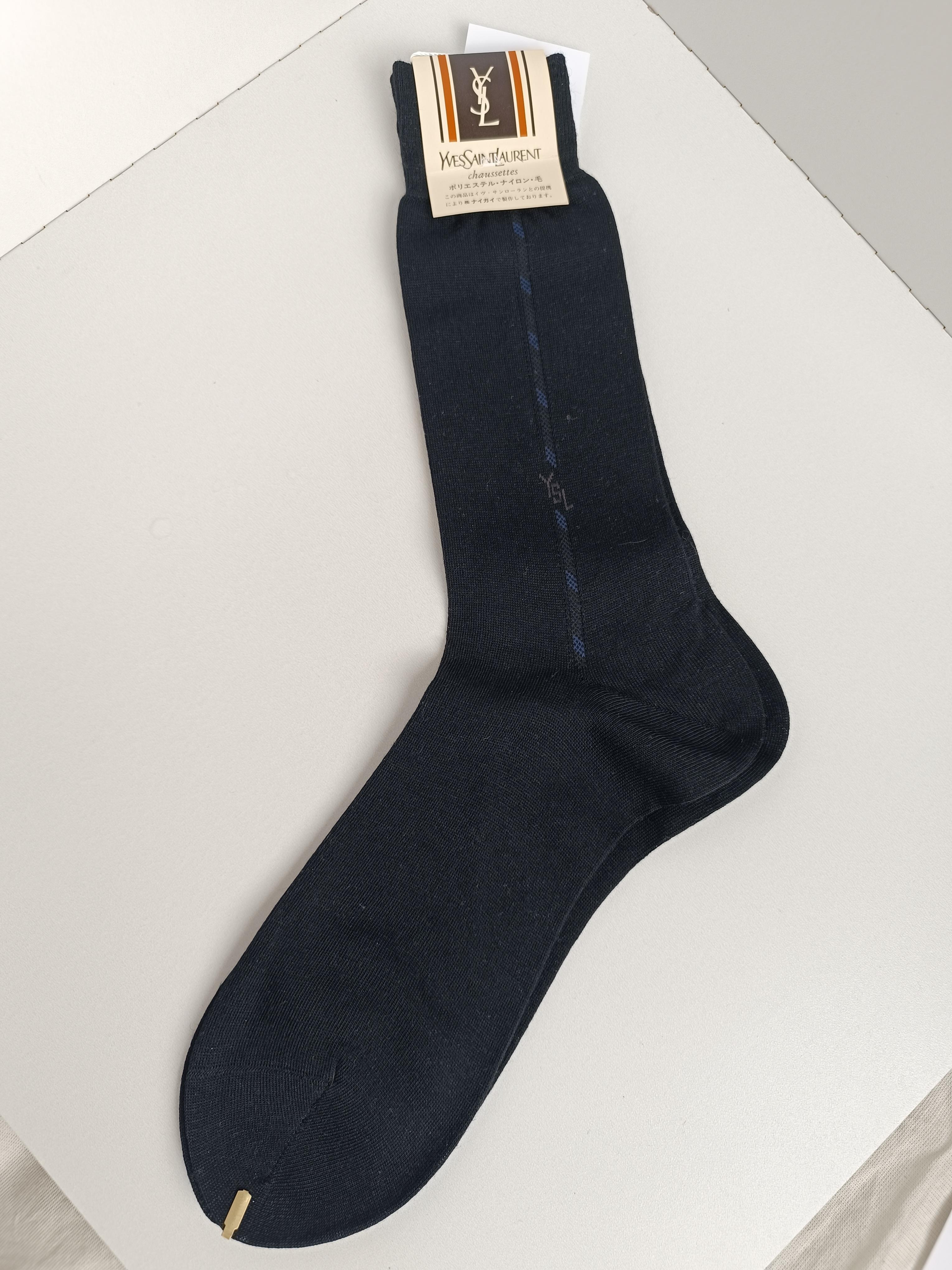 Authentic Yves Saint Laurent Vintage Men’s Socks
Country of manufacture: Japan
Color: Black
Unisex.
It's great to wear or give away!
We strive to ensure high quality control, and more significant flaws will be shown in the photos and/or mentioned in