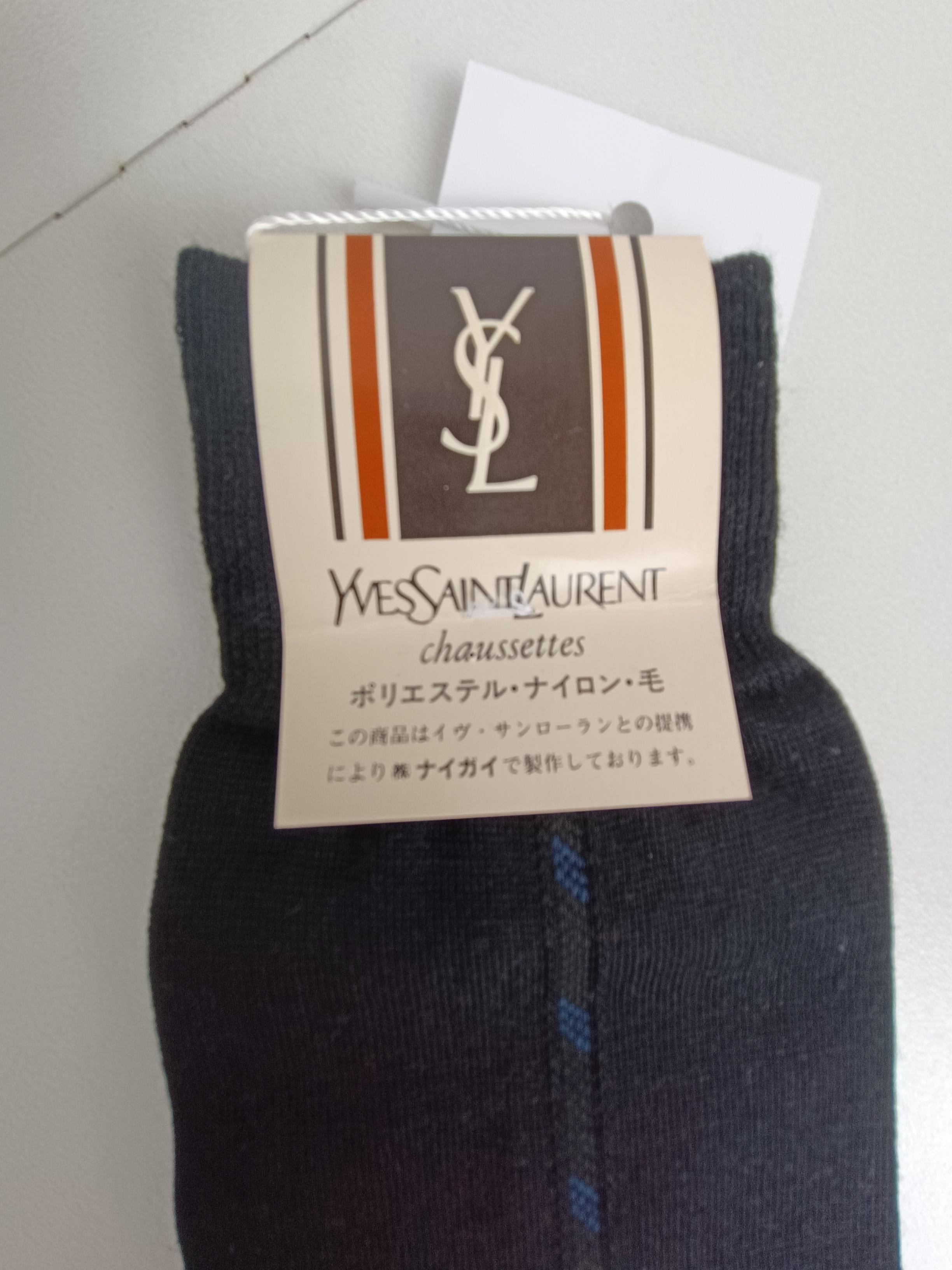 Authentique chaussettes pour hommes Yves Saint Laurent Vintage en vente 1