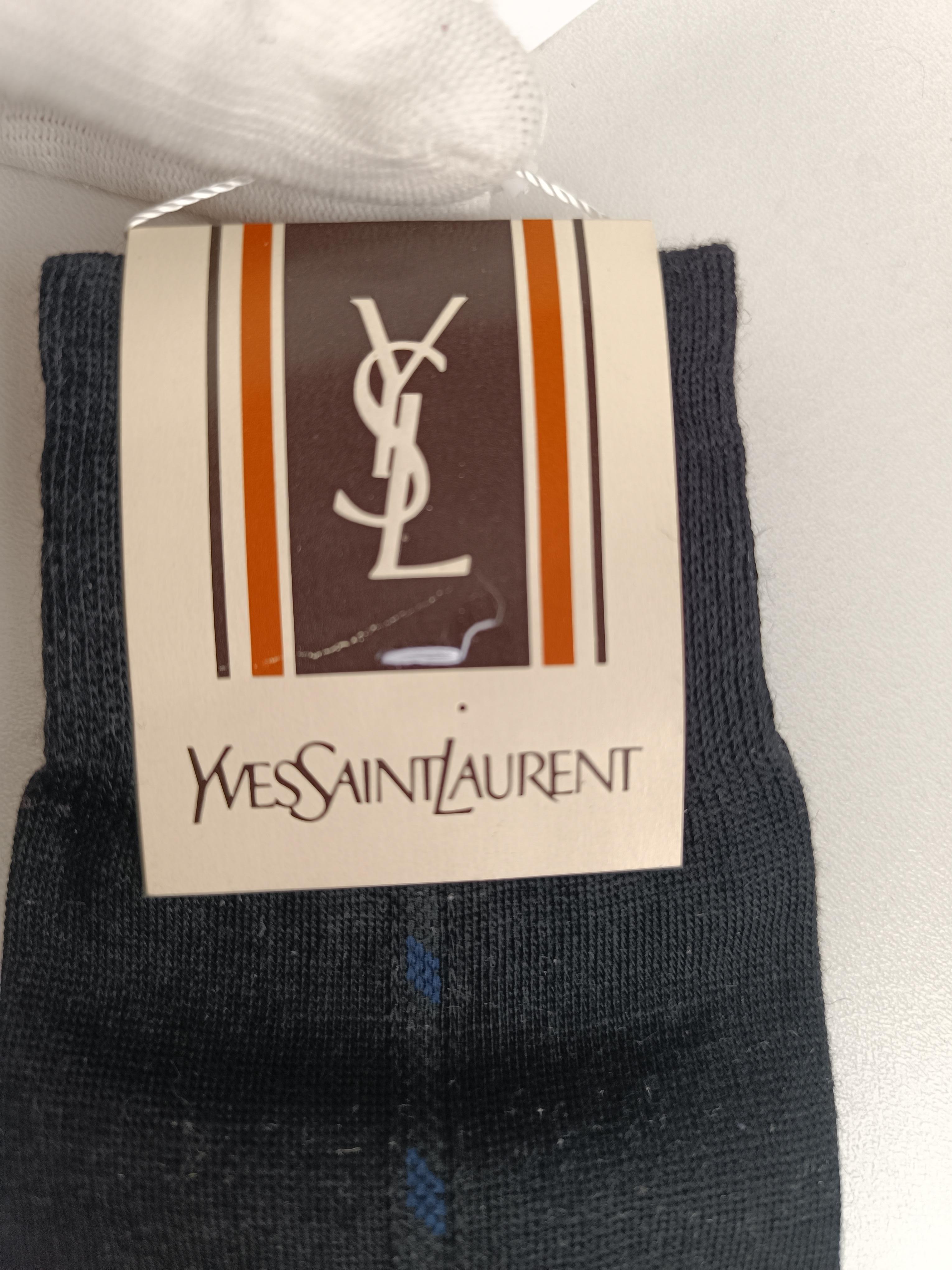 Authentique chaussettes pour hommes Yves Saint Laurent Vintage en vente 2