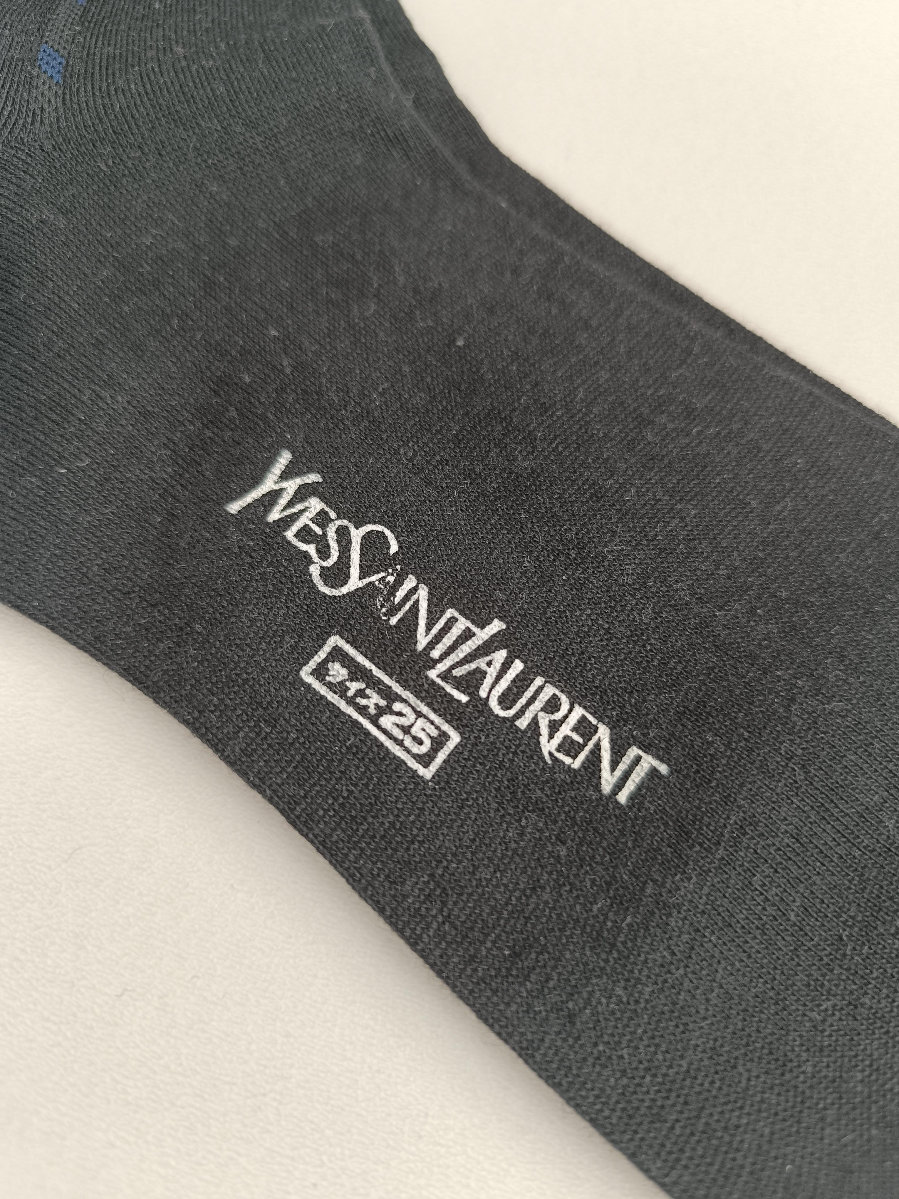 Authentique chaussettes pour hommes Yves Saint Laurent Vintage en vente 3