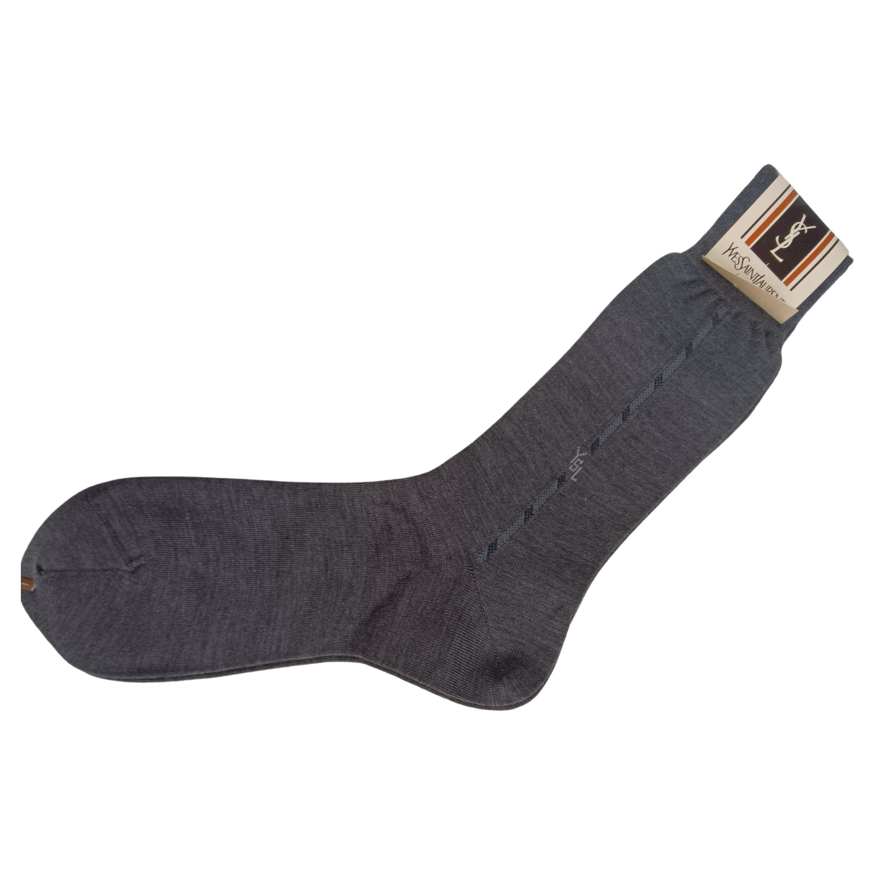 Authentique Yves Saint Laurent Vintage Chaussettes Hommes YSL en vente