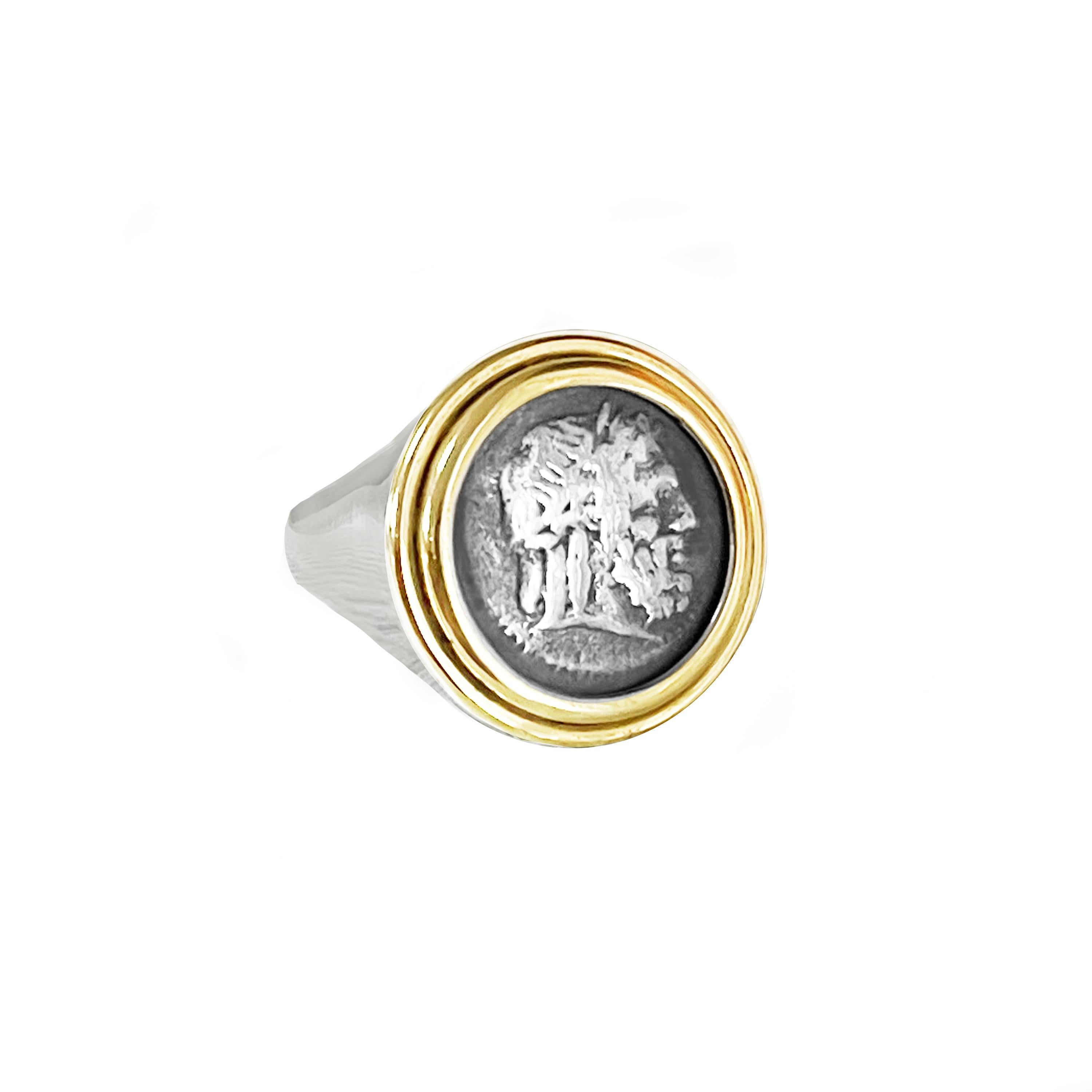 Romain classique Authentique pièce de monnaie romaine de Zeus datant du IIIe siècle avant J.-C. Bague en argent sterling et or 18 Kr en vente