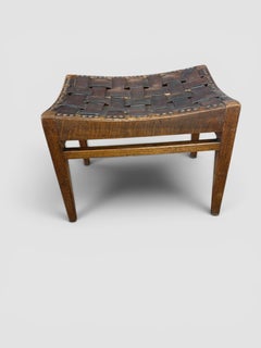 Sgabello in rovere "Arts and Crafts" di Simpson Of Kendall
