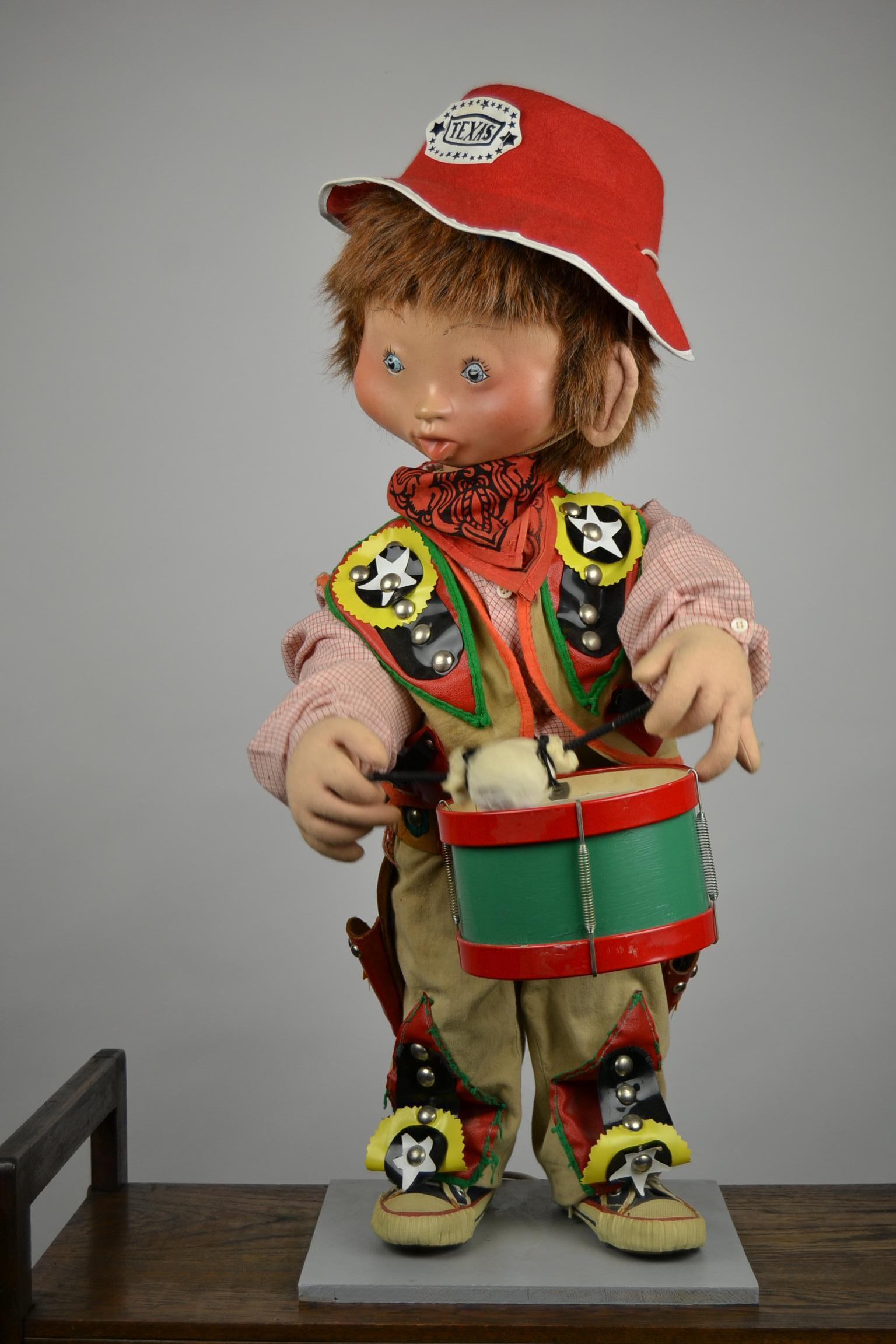 Automaton Texas Cowboy Doll Playing Drum, 1960s In Good Condition In Antwerp, BE