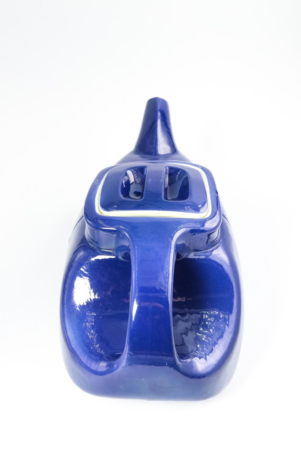 Automobile Teapot in Royal Blue by Hall, circa 1930s For Sale 3