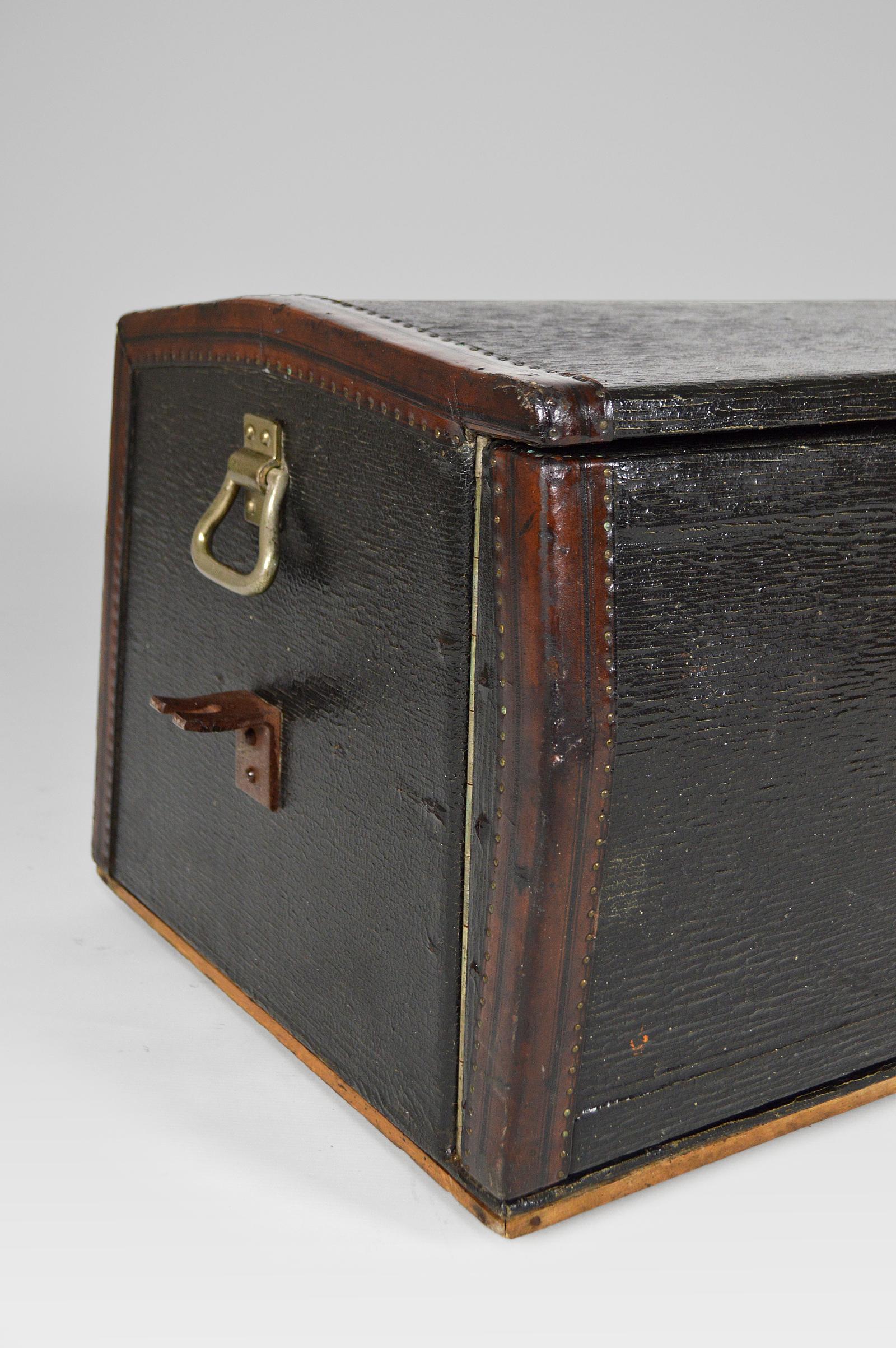 Early 20th Century Automobile Trunk by Innovation, France, circa 1920 For Sale
