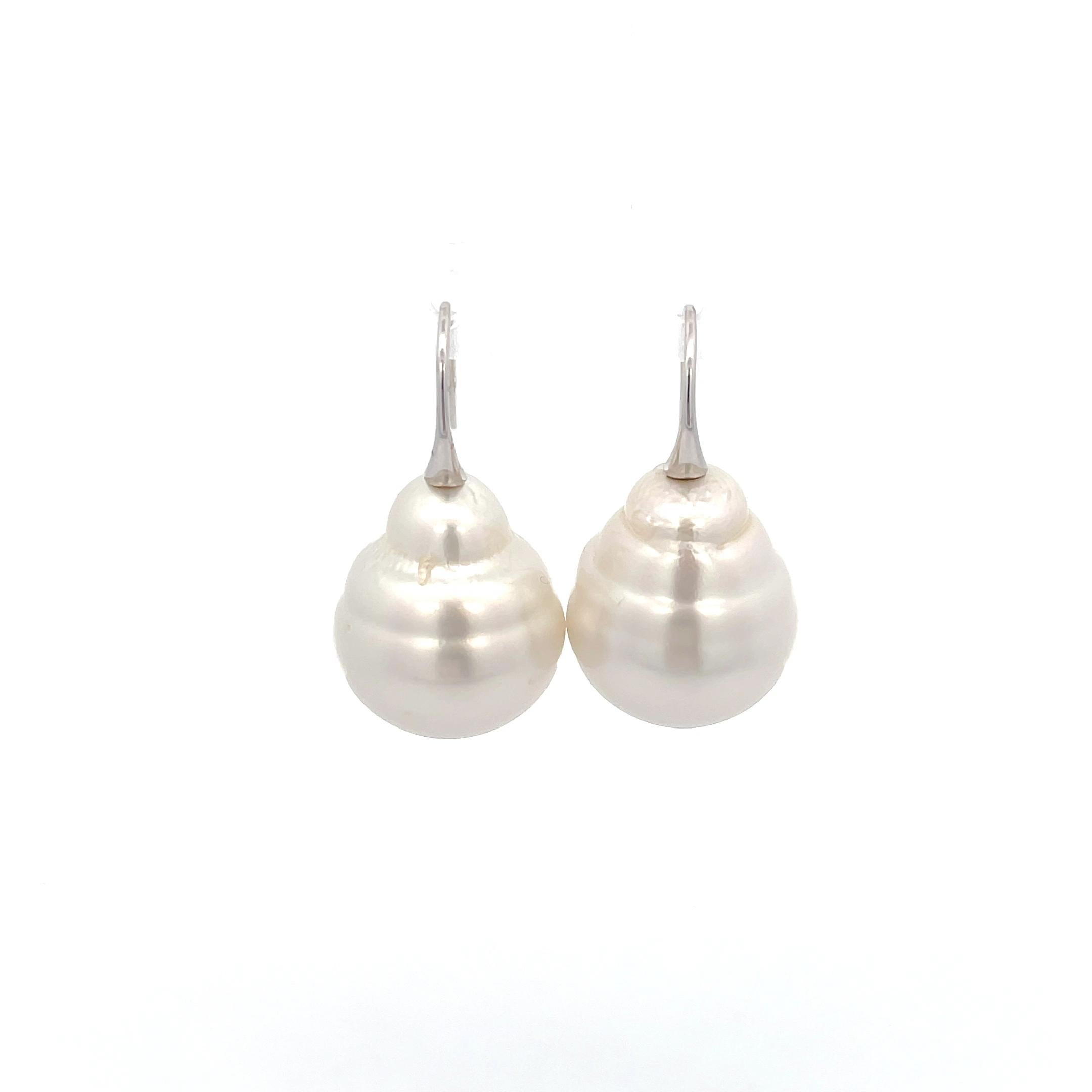 Autore Baroque South Sea Pearls in 18K White Gold. The pearls are approximately 16mm.
1