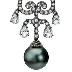 Autore Pendientes Araña de Perla Tahitiana Negra con Diamantes y Topacio Blanco