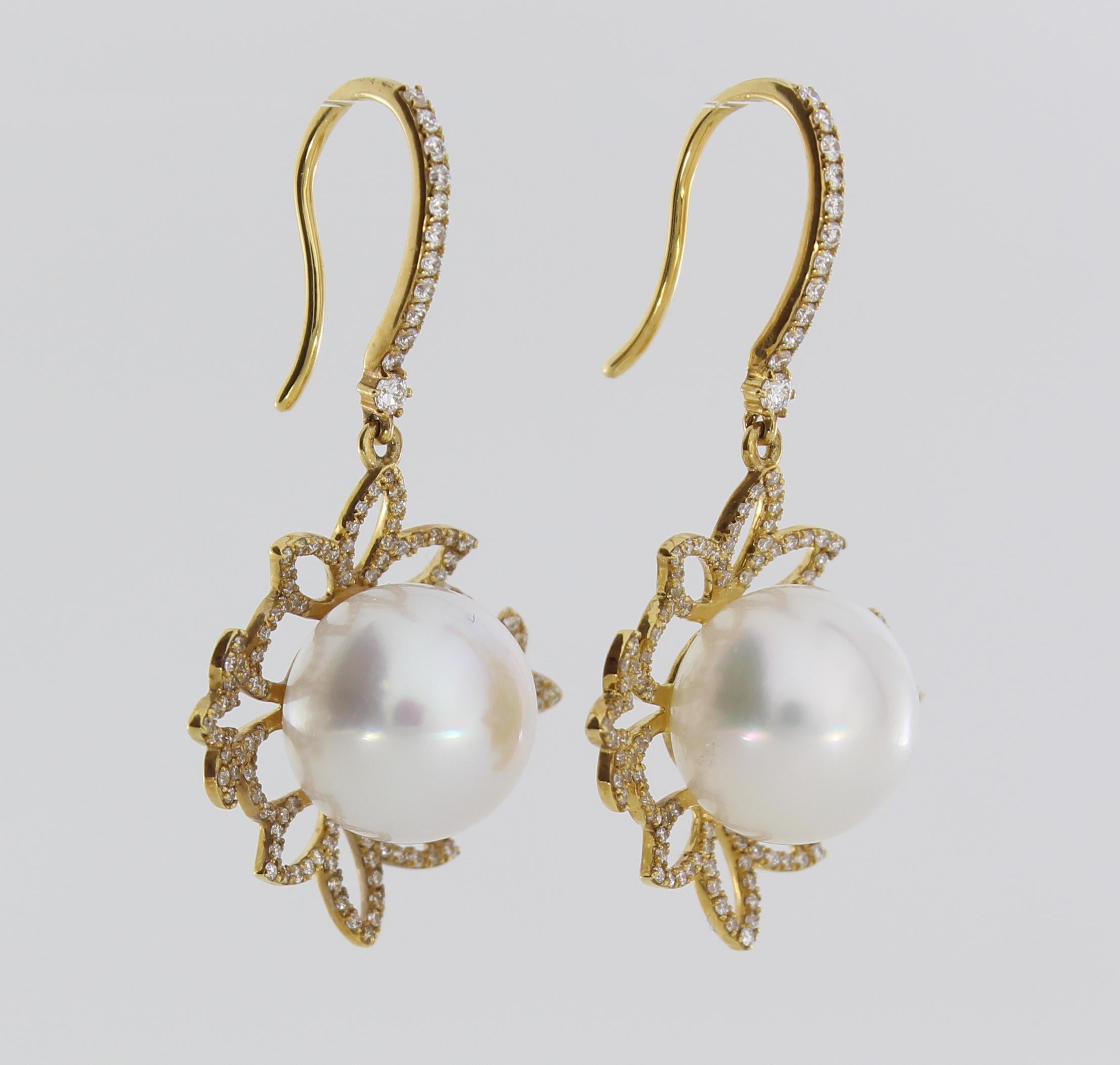 18k Yellow Gold with White Diamonds (0.815ct) with 11mm White High Button South Sea Pearls. 