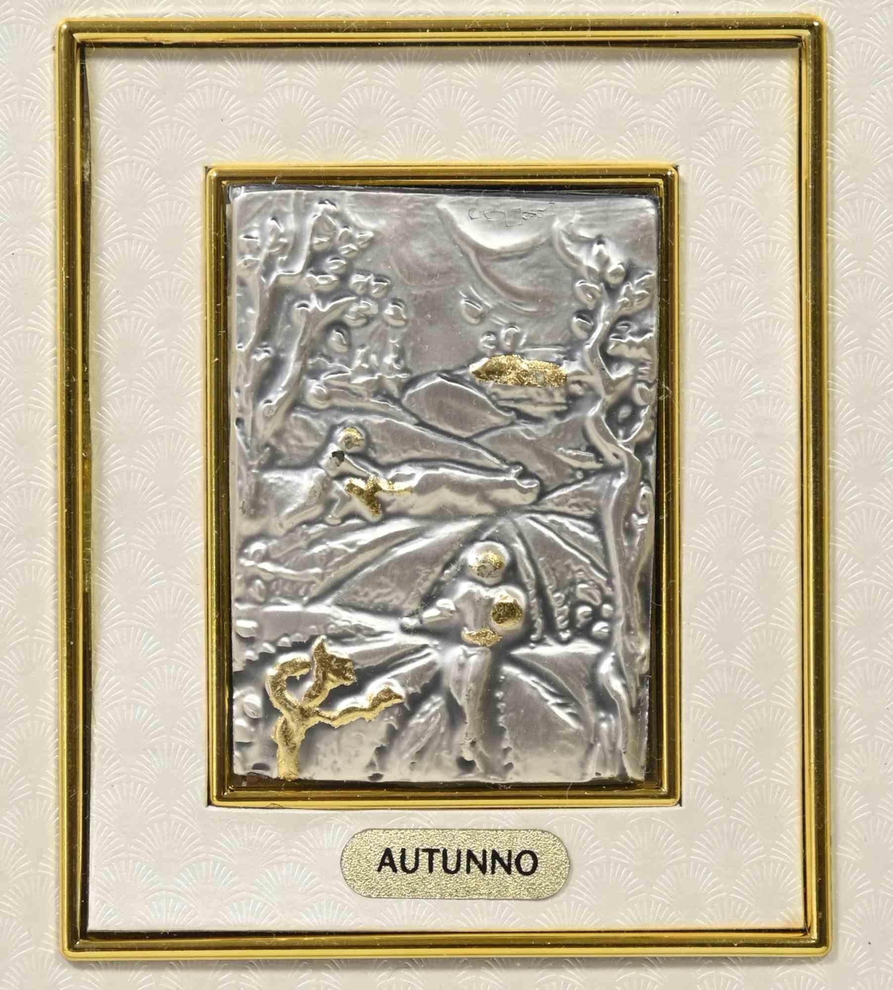 Autumn ist ein modernes Kunstwerk, das in den 1970er Jahren entstanden ist.

Realisiert von Euroesse (Label auf der Rückseite)

Das Kunstwerk ist auf Silberplatte und Blattgold realisiert.

Einschließlich Rahmen.