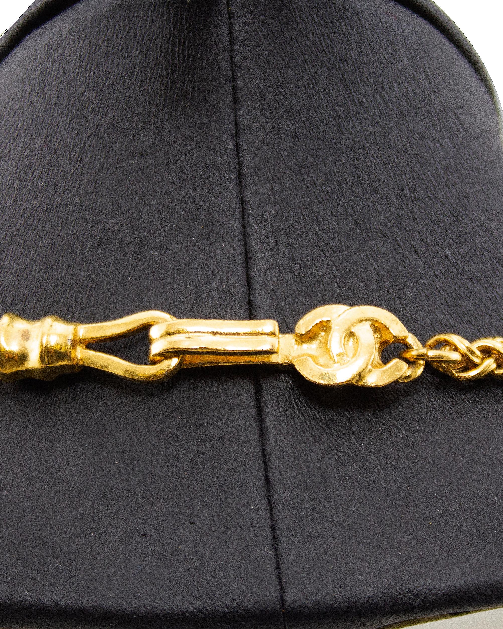Autumn 1995 Chanel Magnifying Glass Pendant Necklace  In Good Condition For Sale In Toronto, Ontario