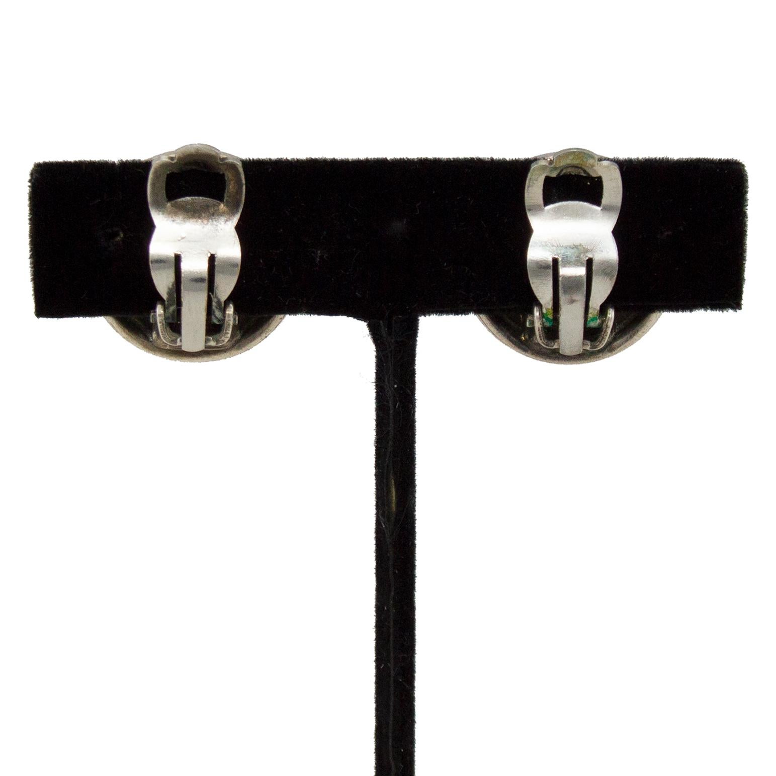 Boucles d'oreilles à clips en argent Chanel, automne 1996  Pour femmes en vente