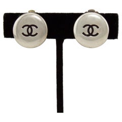 Retro Autumn 1996 Chanel Silver Clip on Earrings 