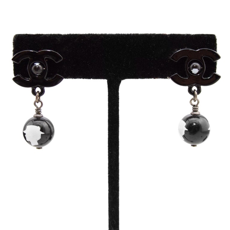 Chanel black resin earrings clearance