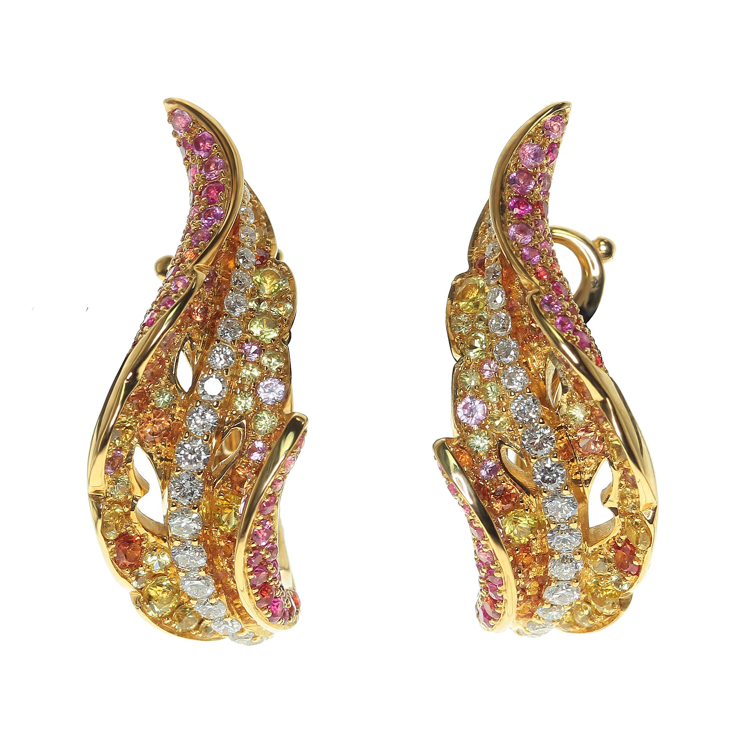 Boucles d'oreilles feuille en diamants roses, jaunes et saphirs de couleur automne en vente