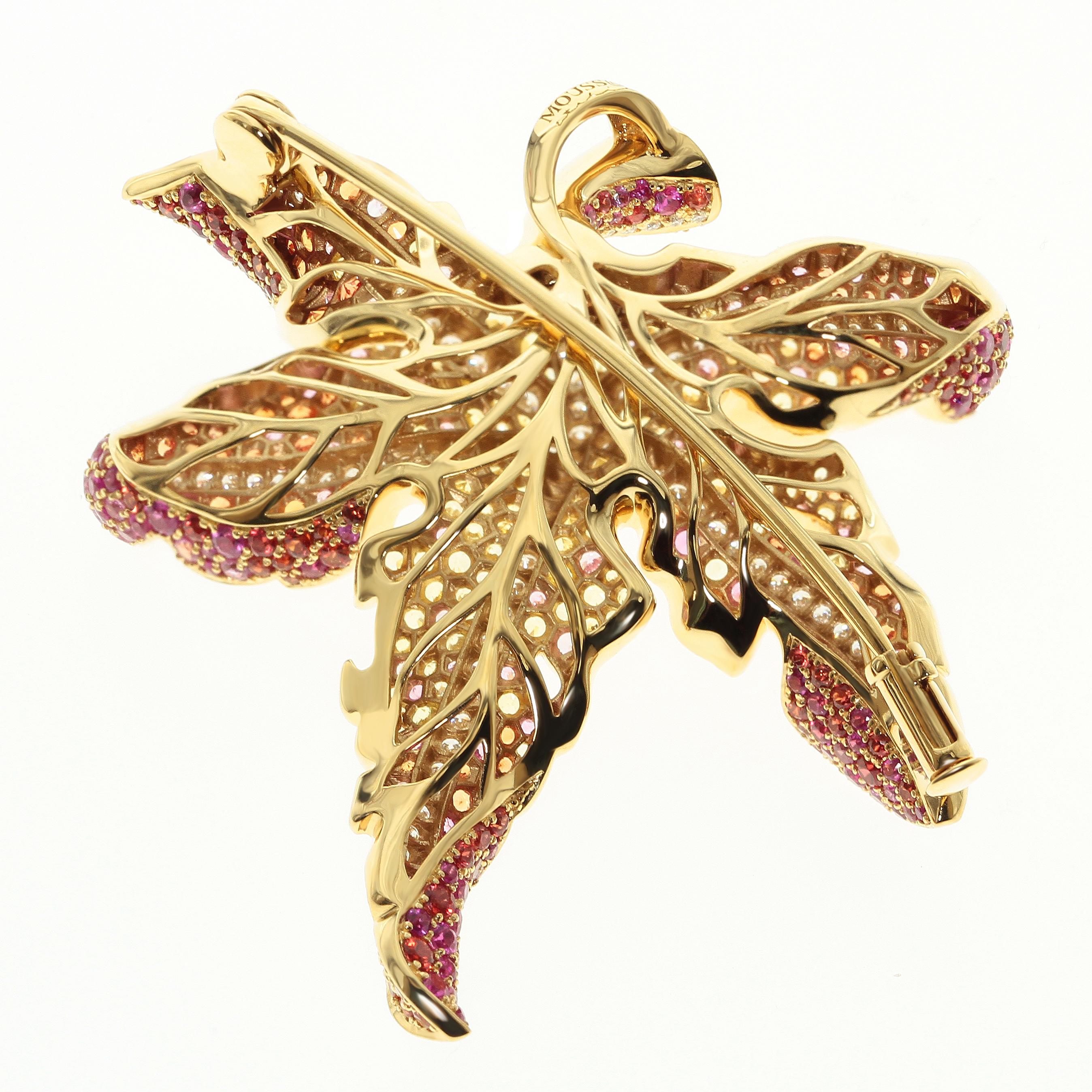 Autumn Color Diamond Pink Yellow Sapphire Maple Leaf Brooch
Can be wear as a Pendant

Accompanied with the earrings LU116414762421  and the ring LU116414762401

40x50x7.8 mm
15.86 gm