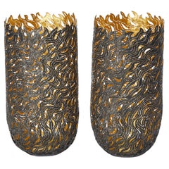  Vases de danse d'automne, récipients en acier texturé organique et or de Claire Malet