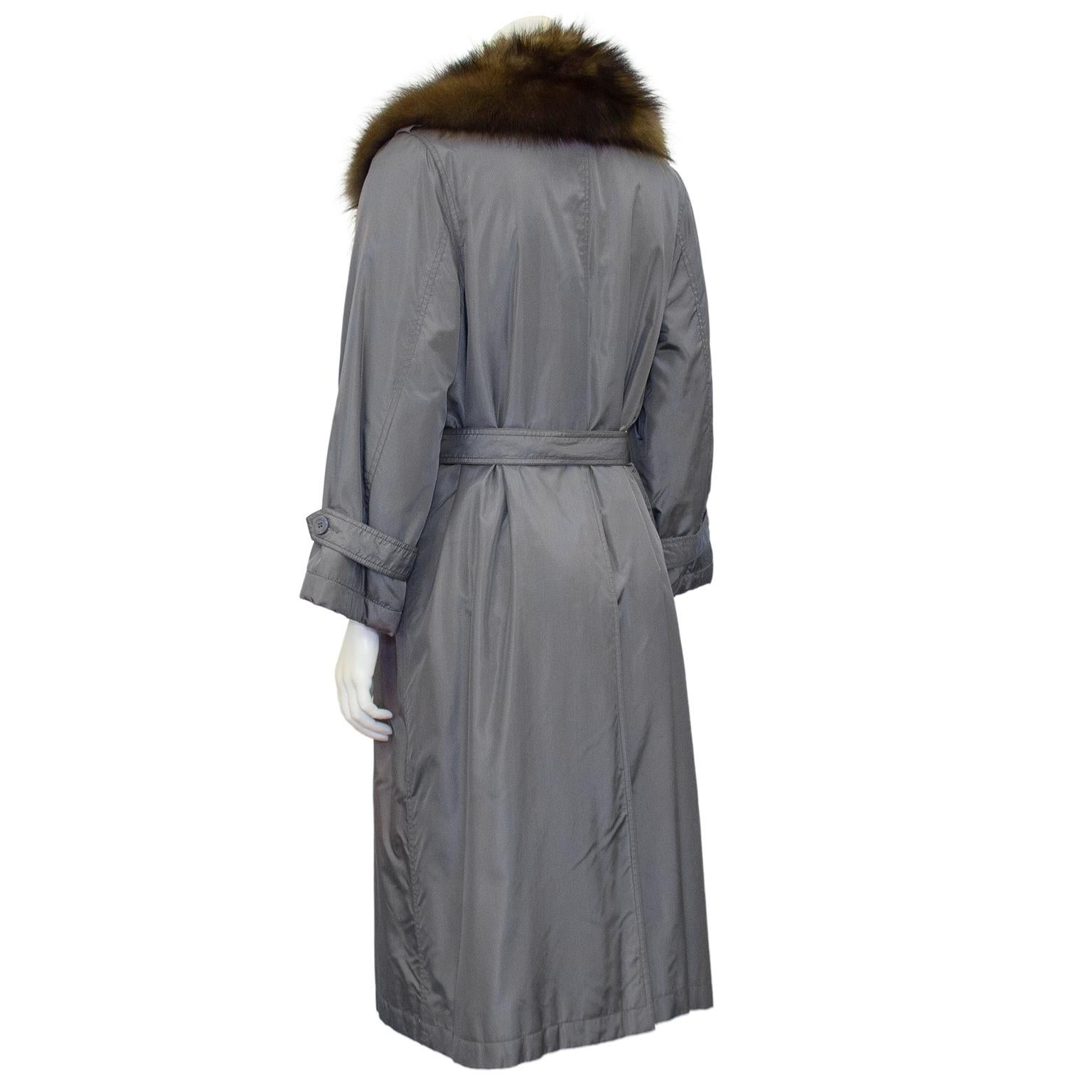 Gris Trench-coat haute couture Christian Dior automne/hiver 1977 avec col en fourrure en vente