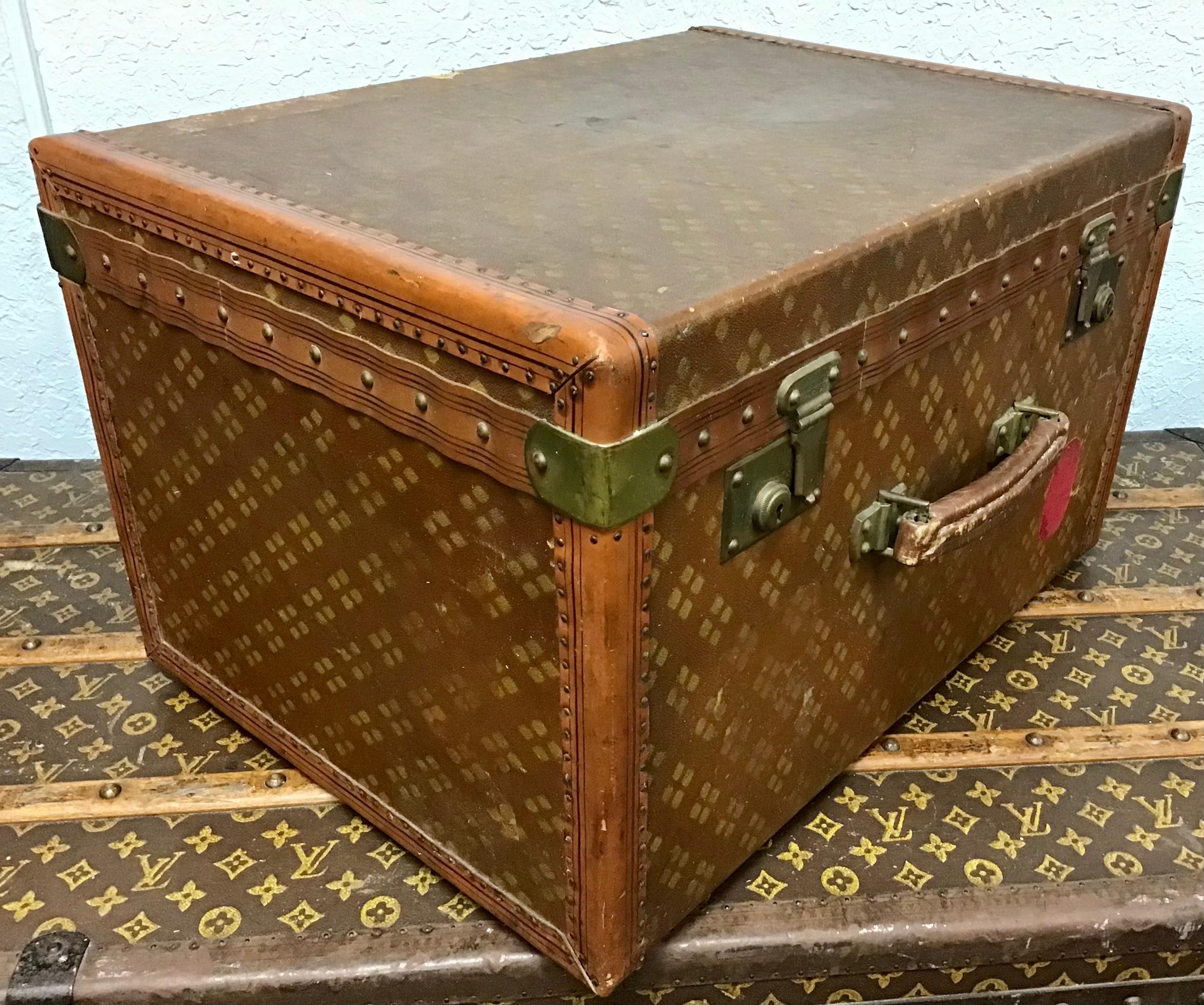 Aux Etats Unis Steamer or Hat Trunk 3