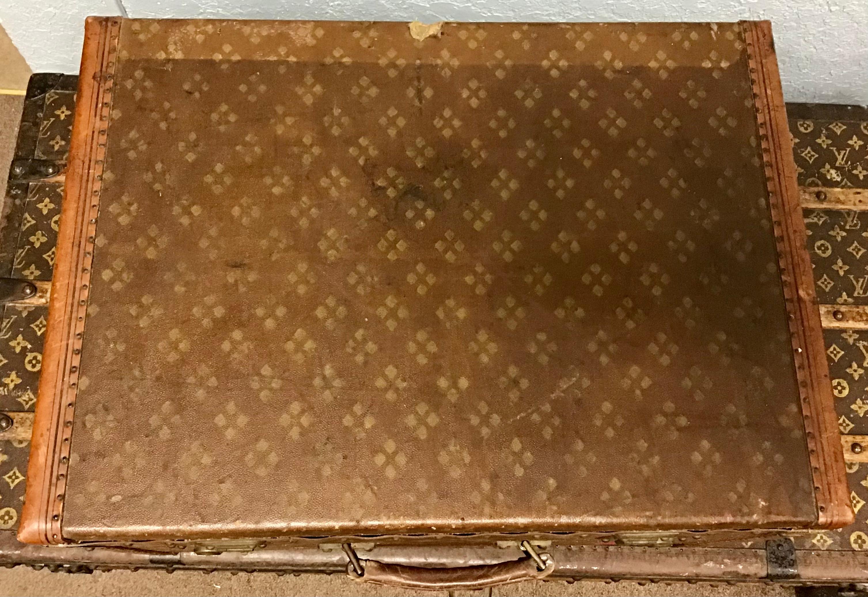 French Aux Etats Unis Steamer or Hat Trunk
