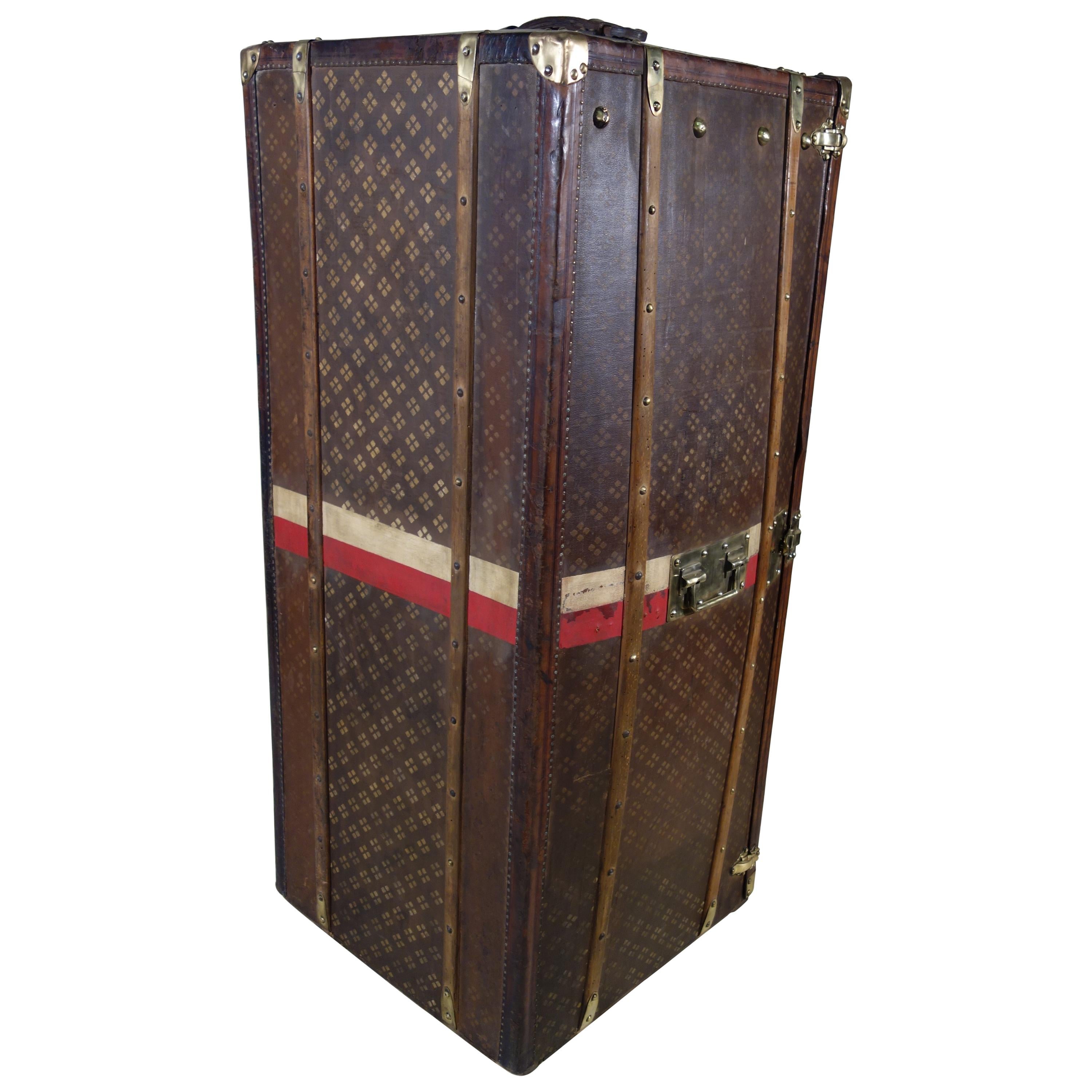 "Aux etats unis" Wardrobe Trunk For Sale