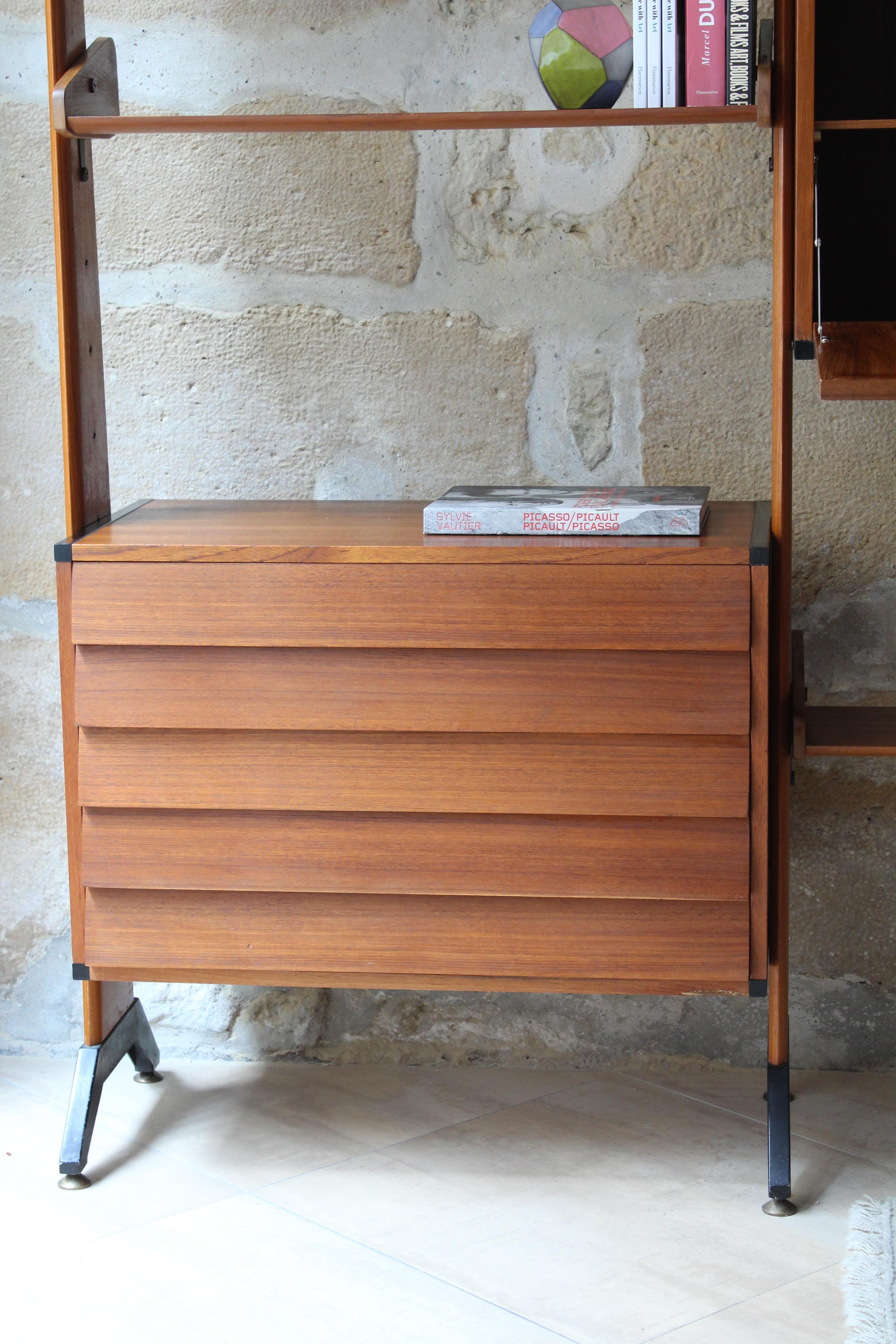 Bibliothèque contemporaine Av Arredementi en teck, italienne, années 1960 Bon état à Paris, IDF