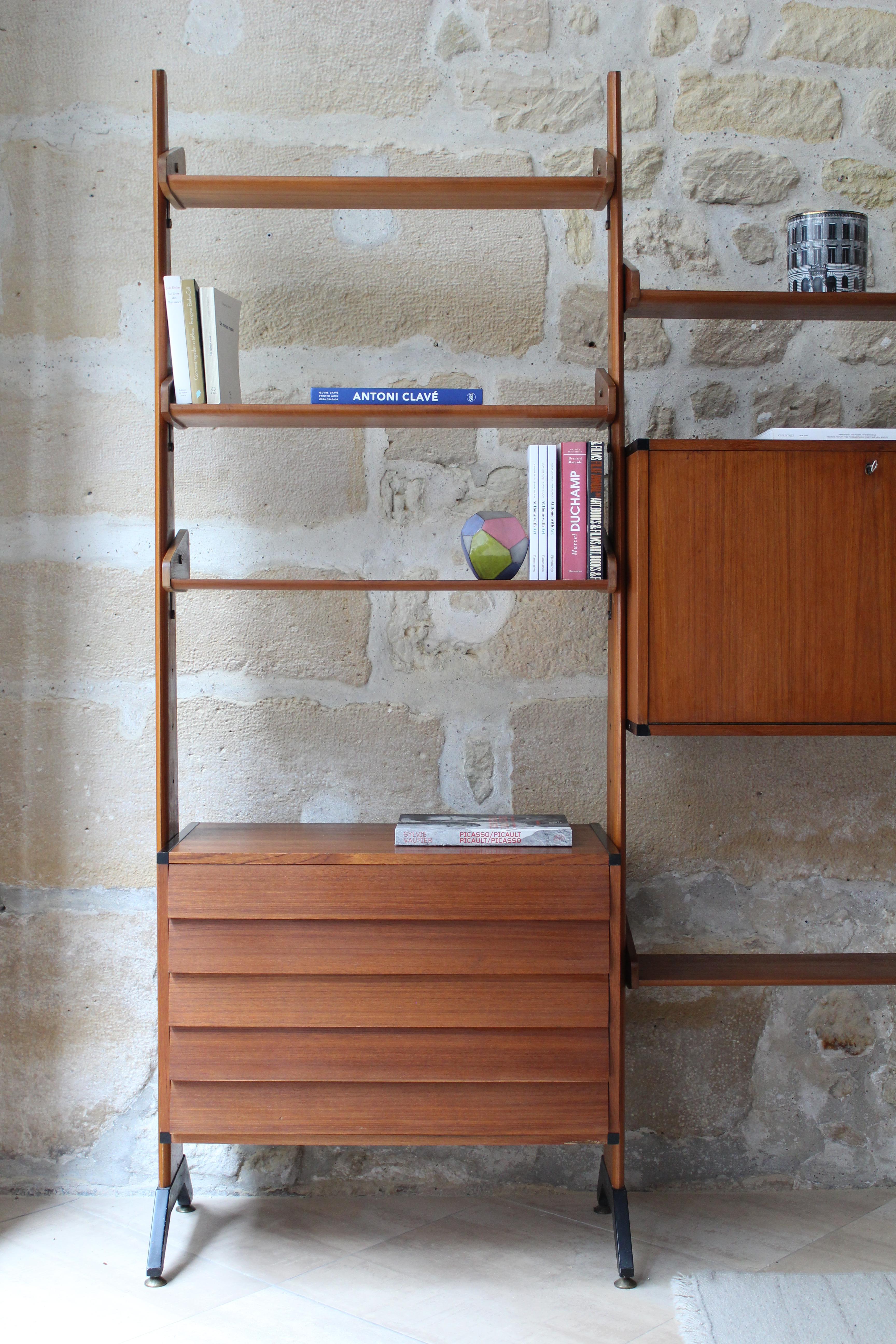 Milieu du XXe siècle Bibliothèque contemporaine Av Arredementi en teck, italienne, années 1960