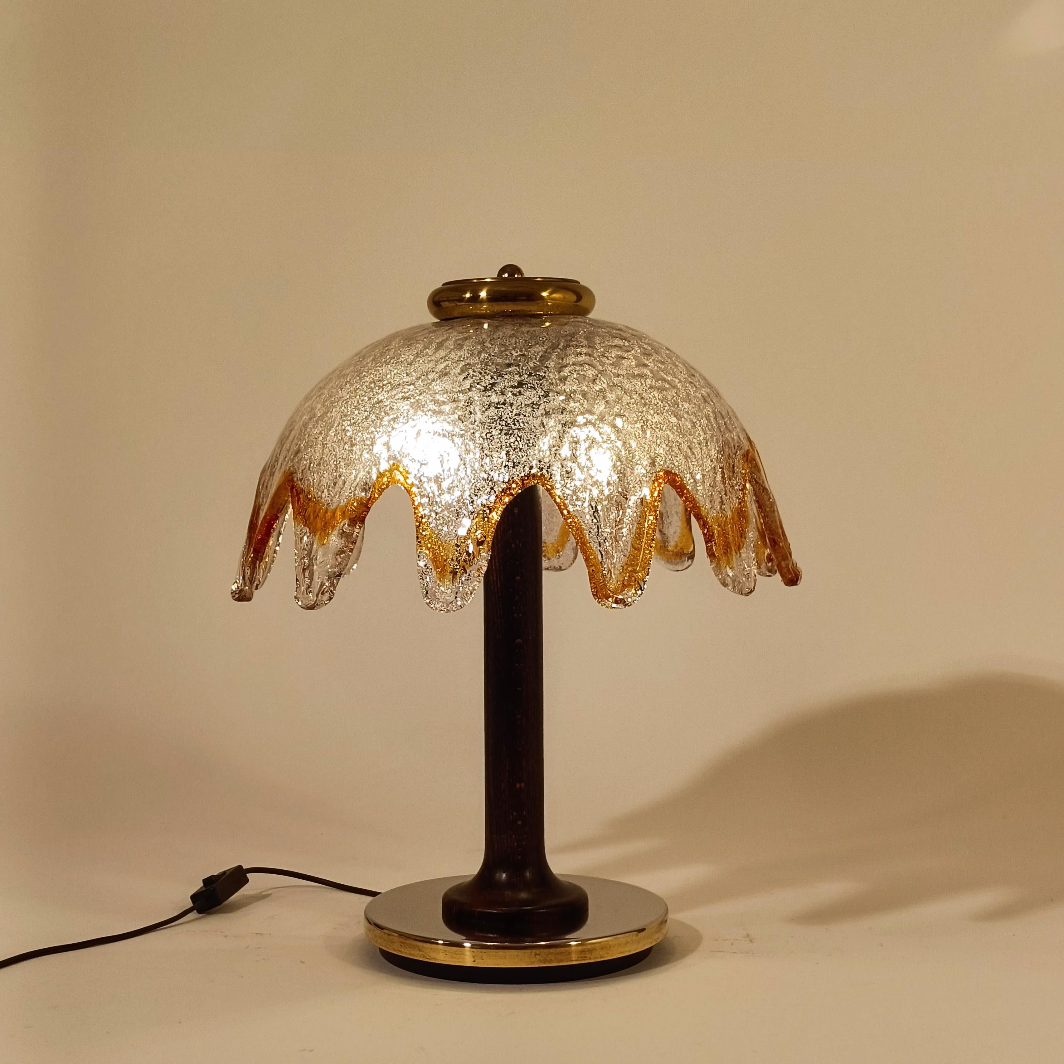 Fait main AV Mazzega. Lampe de table Murano de style Brutaliste et A Space AGE, Italie, années 1970 en vente