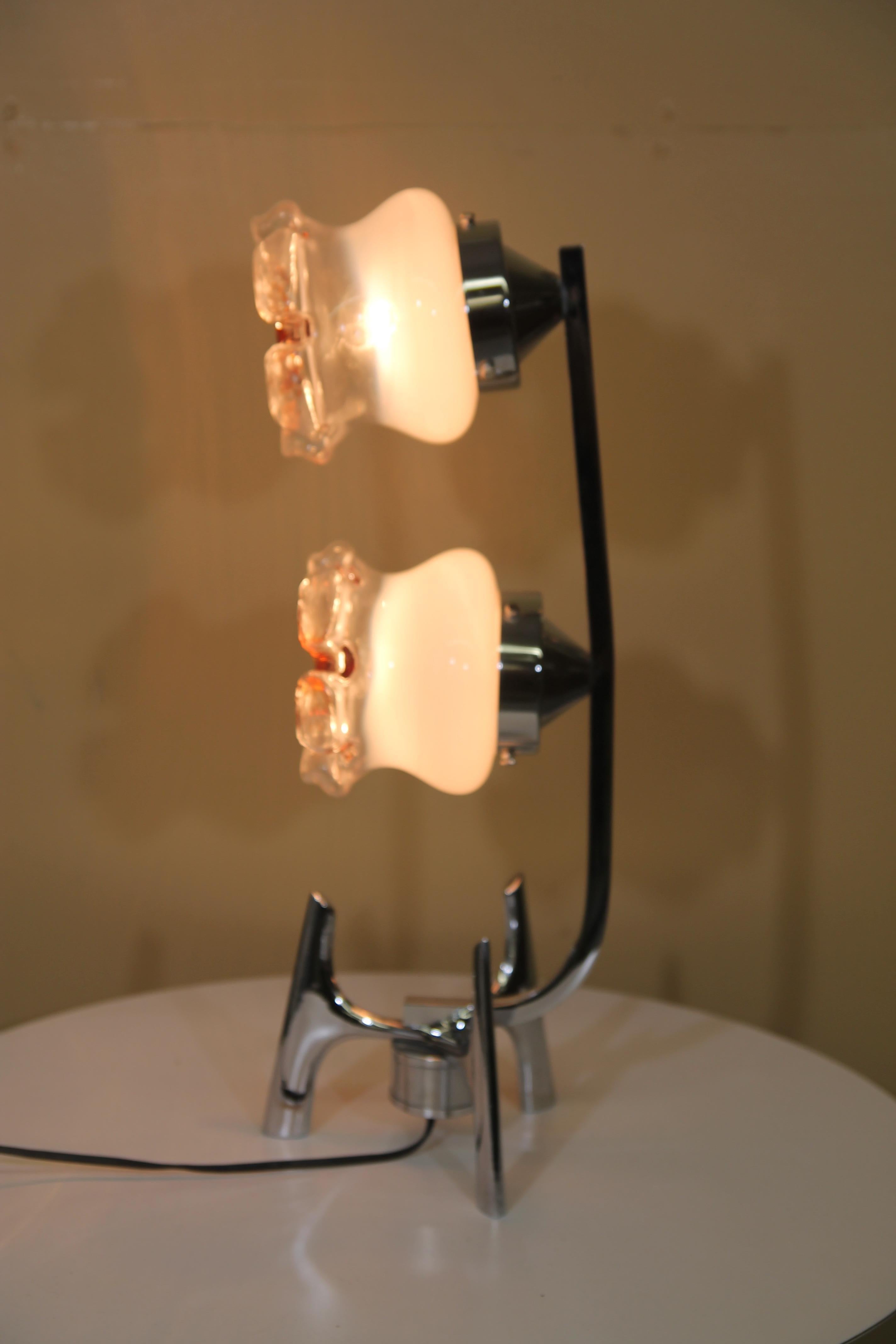 A.V. Mazzega Italian Hand Blown Glass Shade Table Lamp In Good Condition For Sale In Asbury Park, NJ