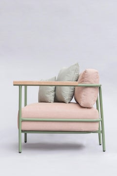 Poltrona moderna personalizzabile Avenida México, legno massiccio, metallo e imbottitura.