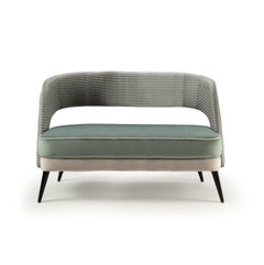 Ava Settee 2 plazas Asiento verde oliva y respaldo de tela texturizada Pies de madera