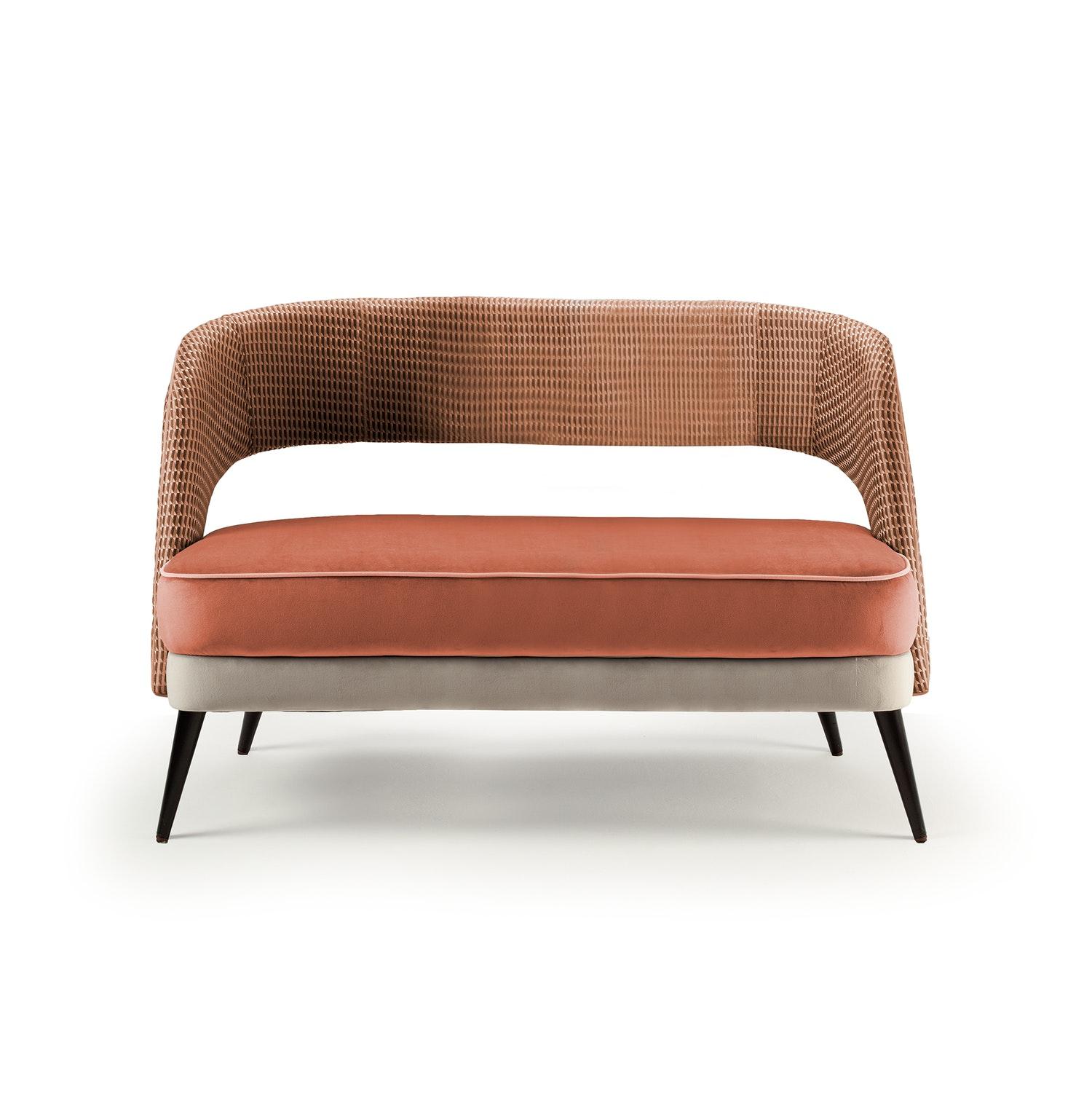 2-Sitzer-Sofa in Olivgrün mit Sitz und Rückenlehne aus strukturiertem Stoff mit Holzfüßen (Moderne der Mitte des Jahrhunderts) im Angebot