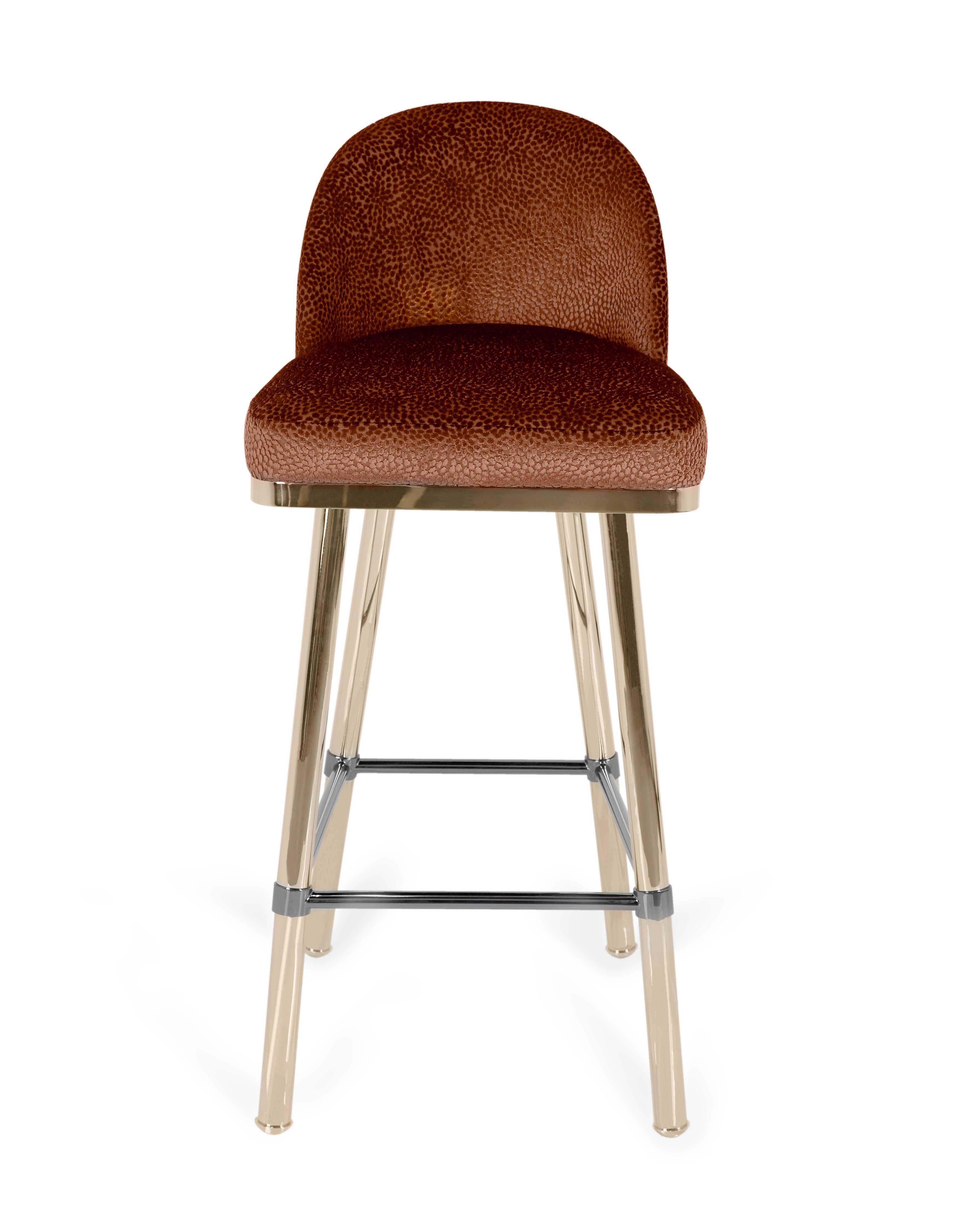 Disponible maintenant, tabouret de bar en laiton plaqué or avec dossier complet Neuf - En vente à NEW YORK, NY