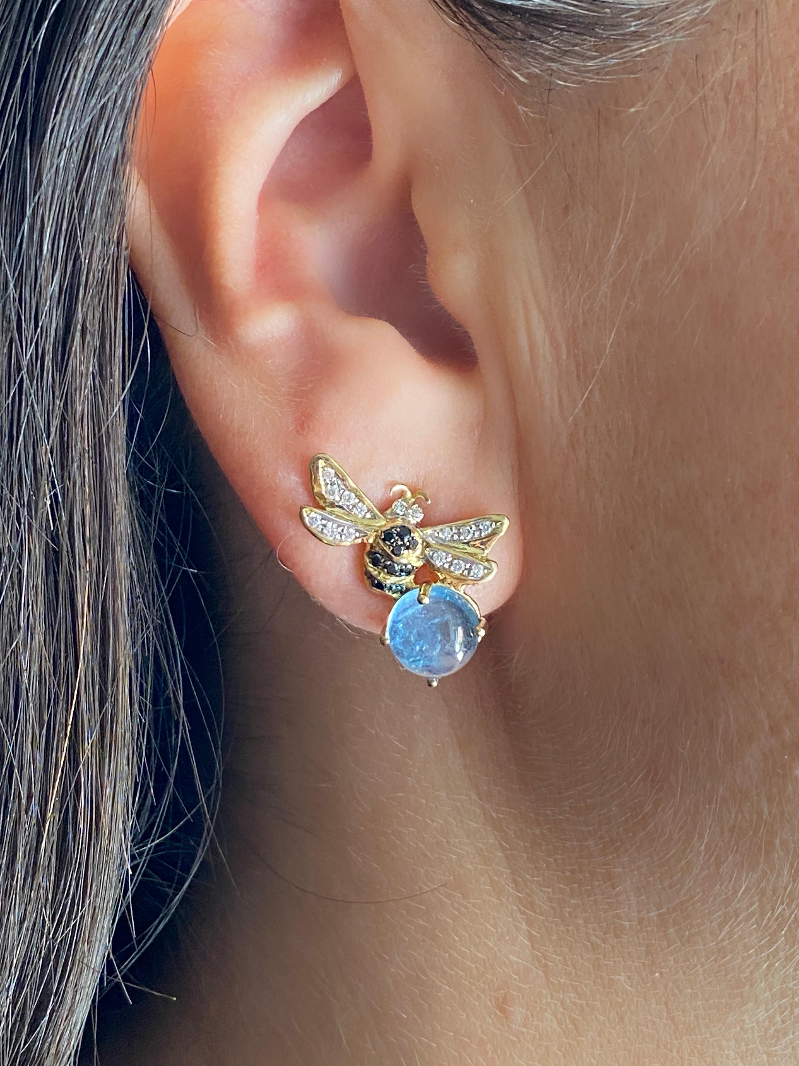 Available now Rossella Ugolini Design Collection , 18 Karat Yellow Gold 4.12 Carats Aquamarine 0.16 Karat White Diamond 0.18 Karat Black Diamonds Bees Handcrafted Stud Earrings.  Dimensions: 0.79 in. (20 mm) x 0.79 in. (20 mm) x 0.24 in. (6