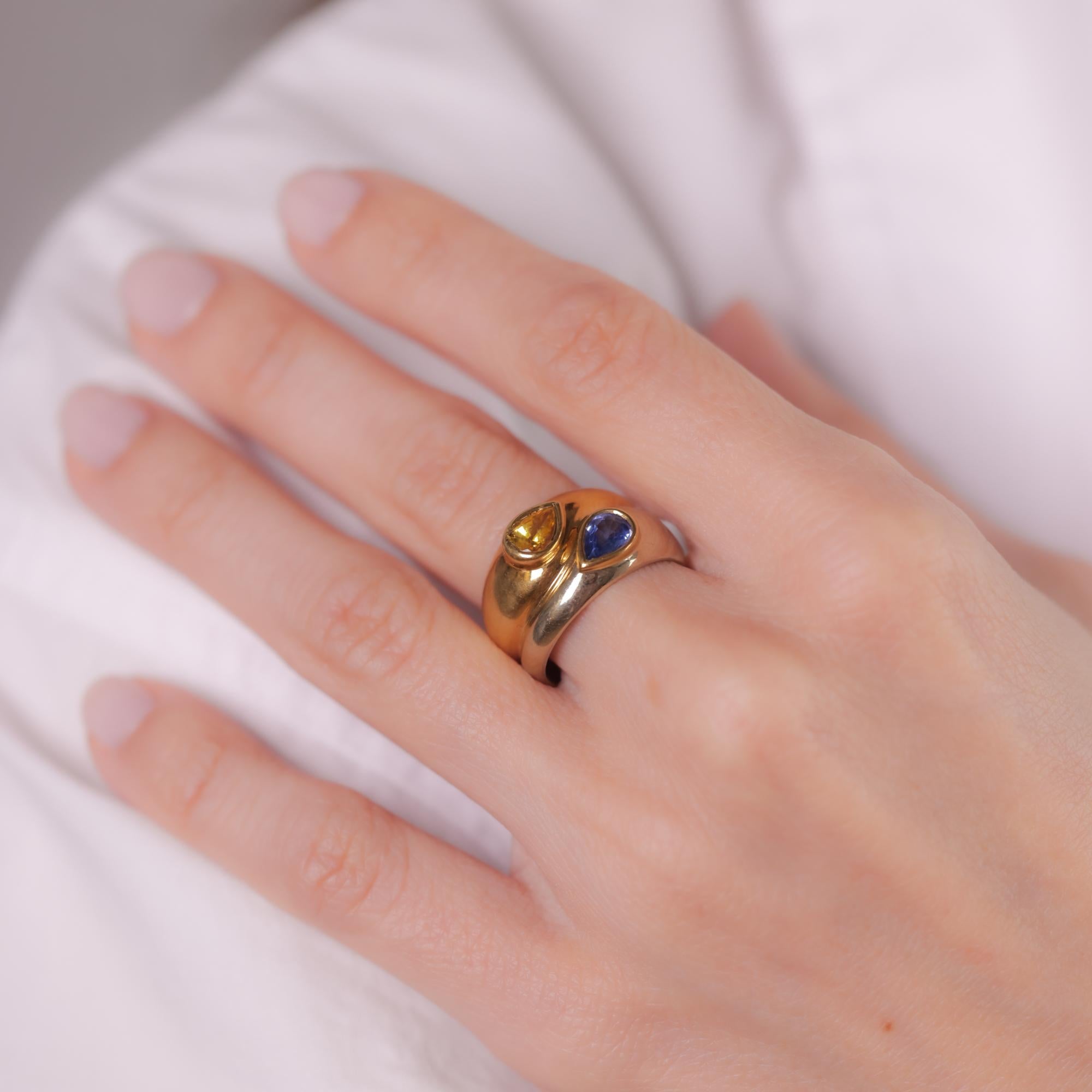 Pear Cut Avakian vintage blue and yellow sapphire 18k yellow gold ring
