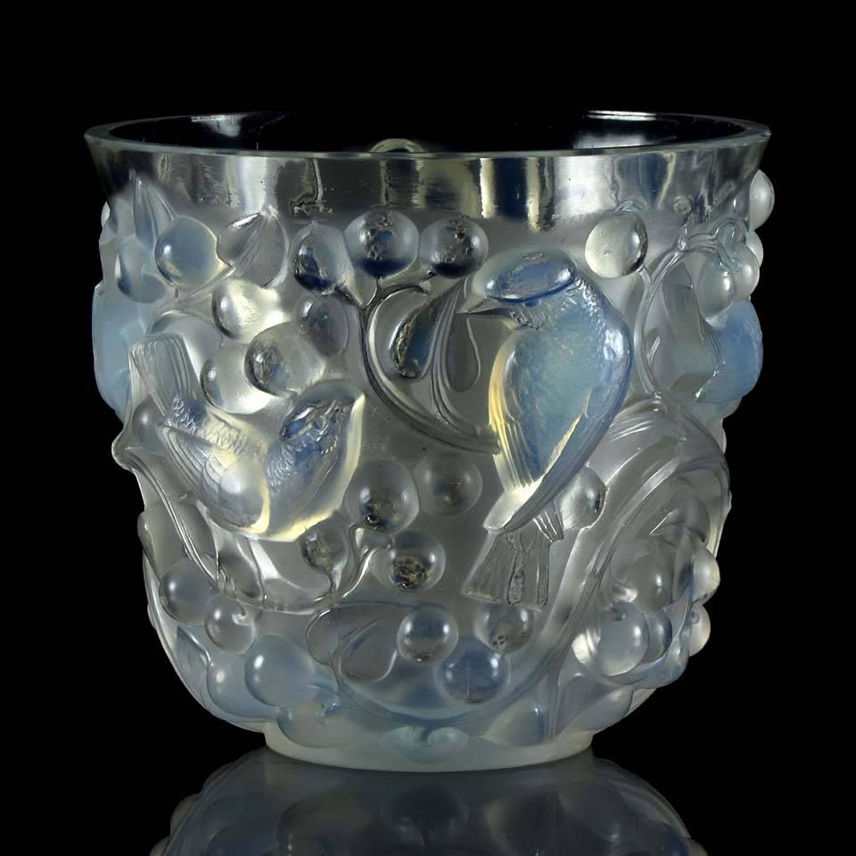 French 'Avallon' Art Deco Glass Vase by René Lalique