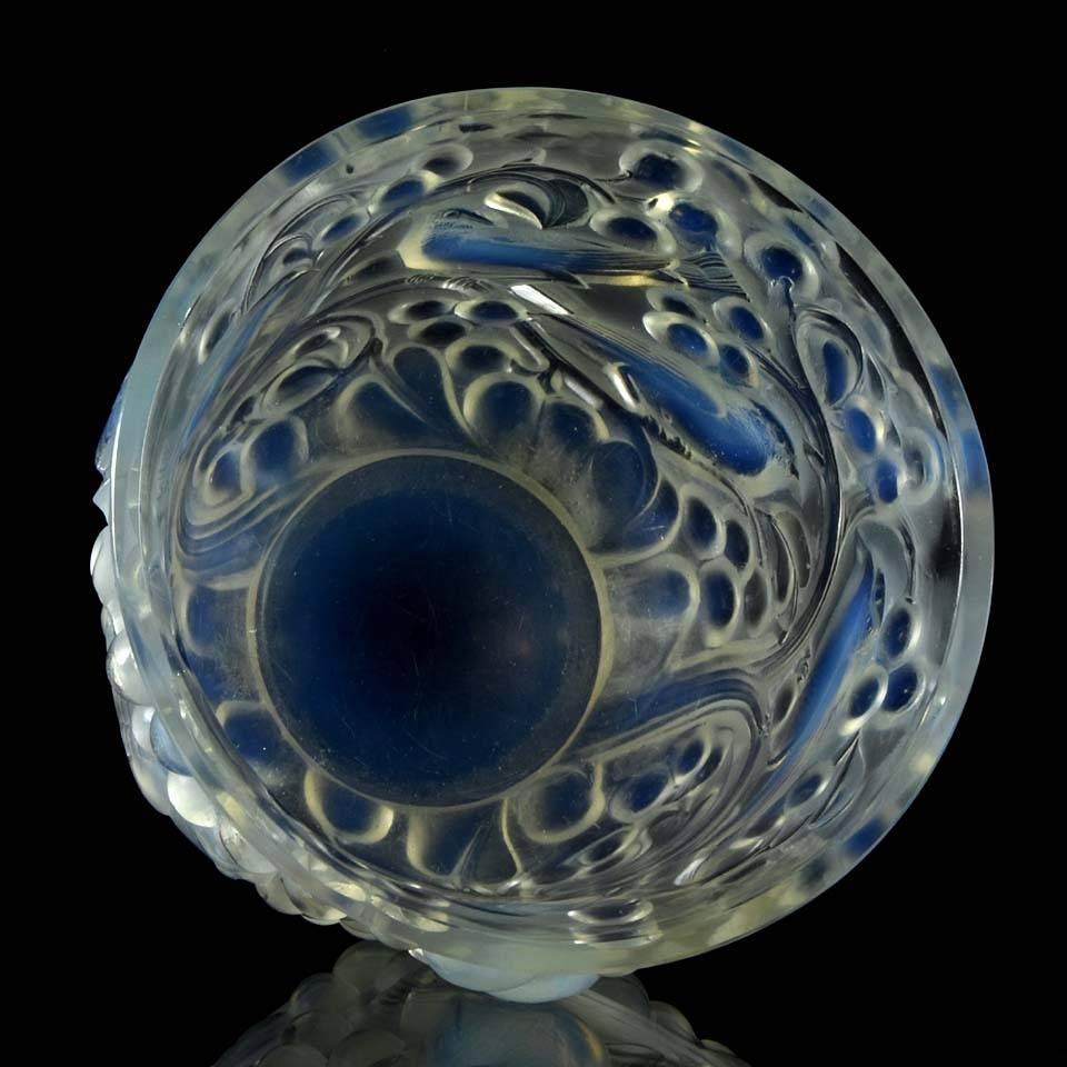 'Avallon' Art Deco Glass Vase by René Lalique In Excellent Condition In London, GB