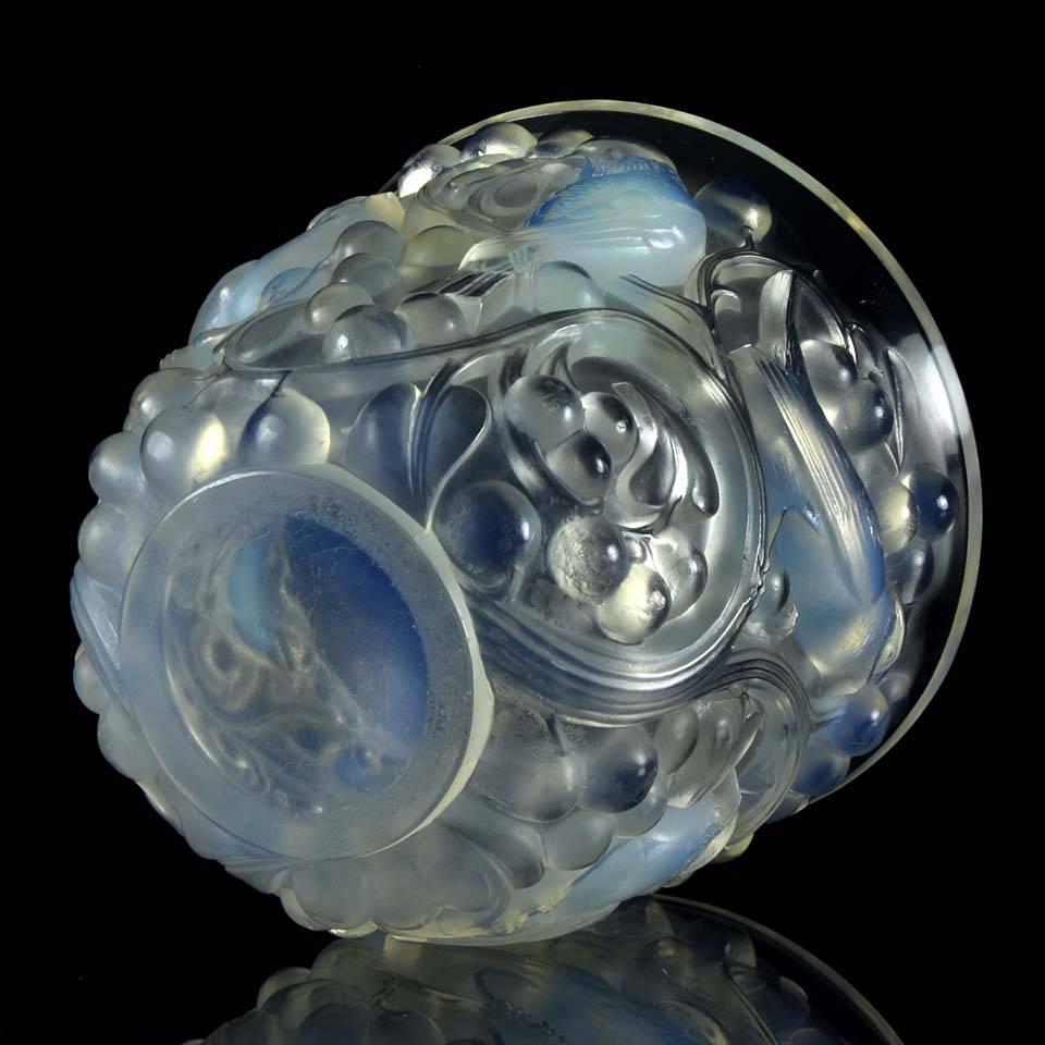 Mid-20th Century 'Avallon' Art Deco Glass Vase by René Lalique