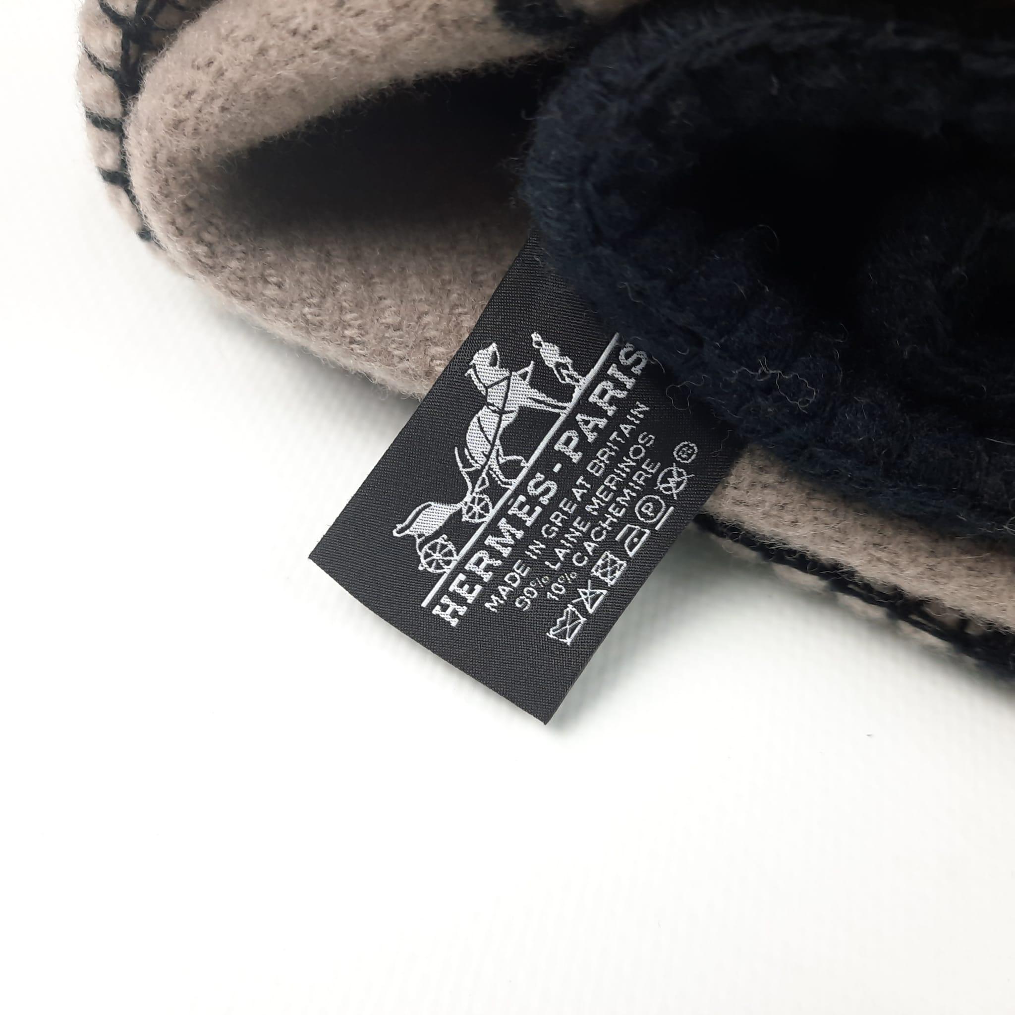 Avalon III Throw Blanket In New Condition For Sale In Nicosia, CY