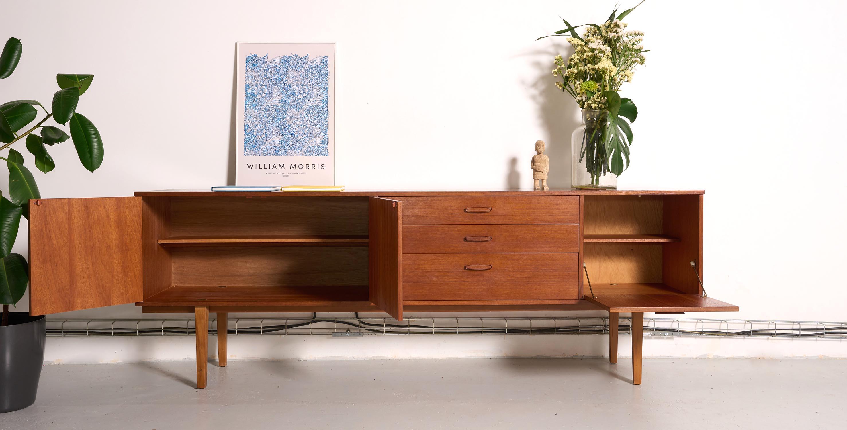 Avalon Yatton vintage sideboard, L203cm In Fair Condition In BRUNOY, FR