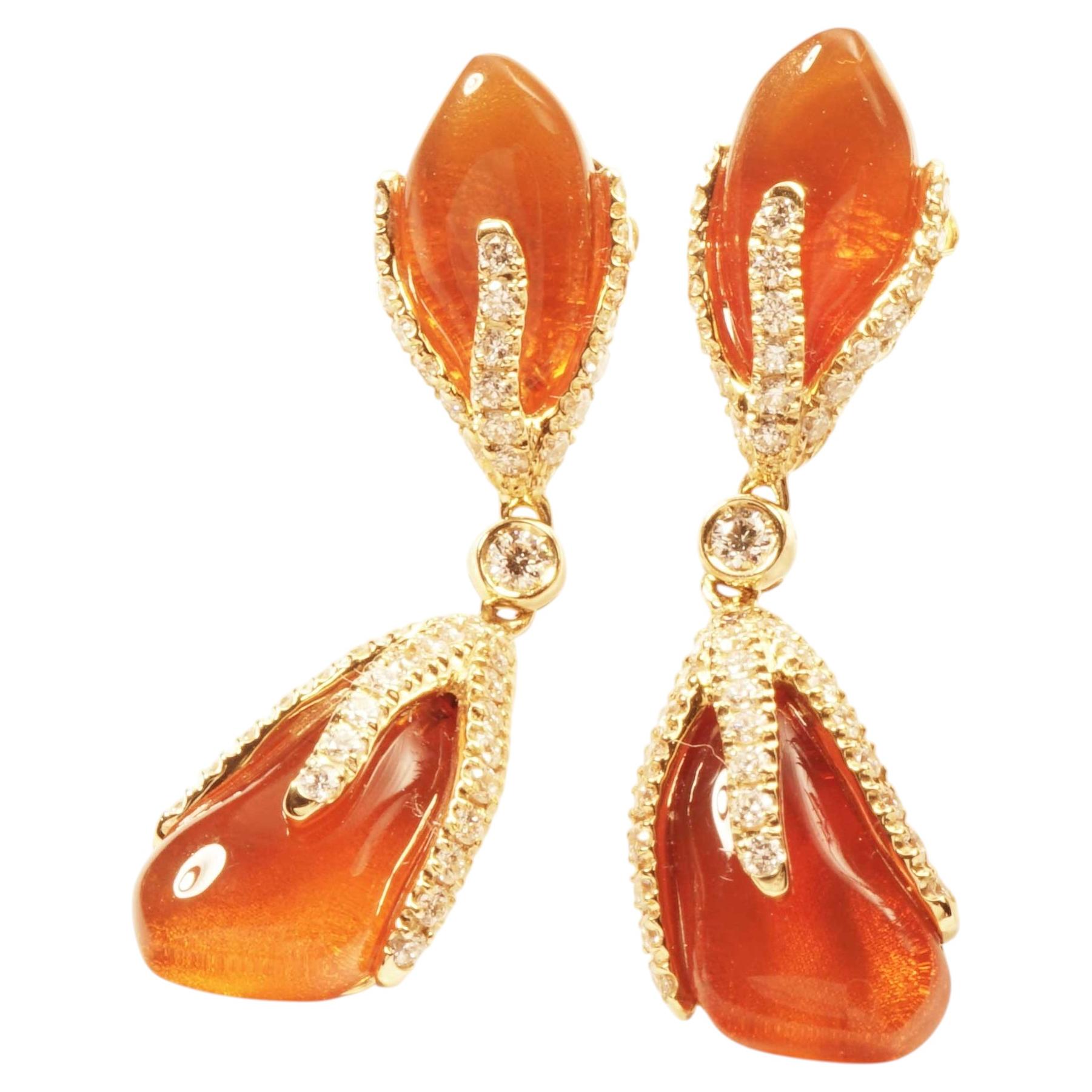 Orecchini a goccia in oro giallo 18kt con opale di fuoco, Italia, 7,02ct